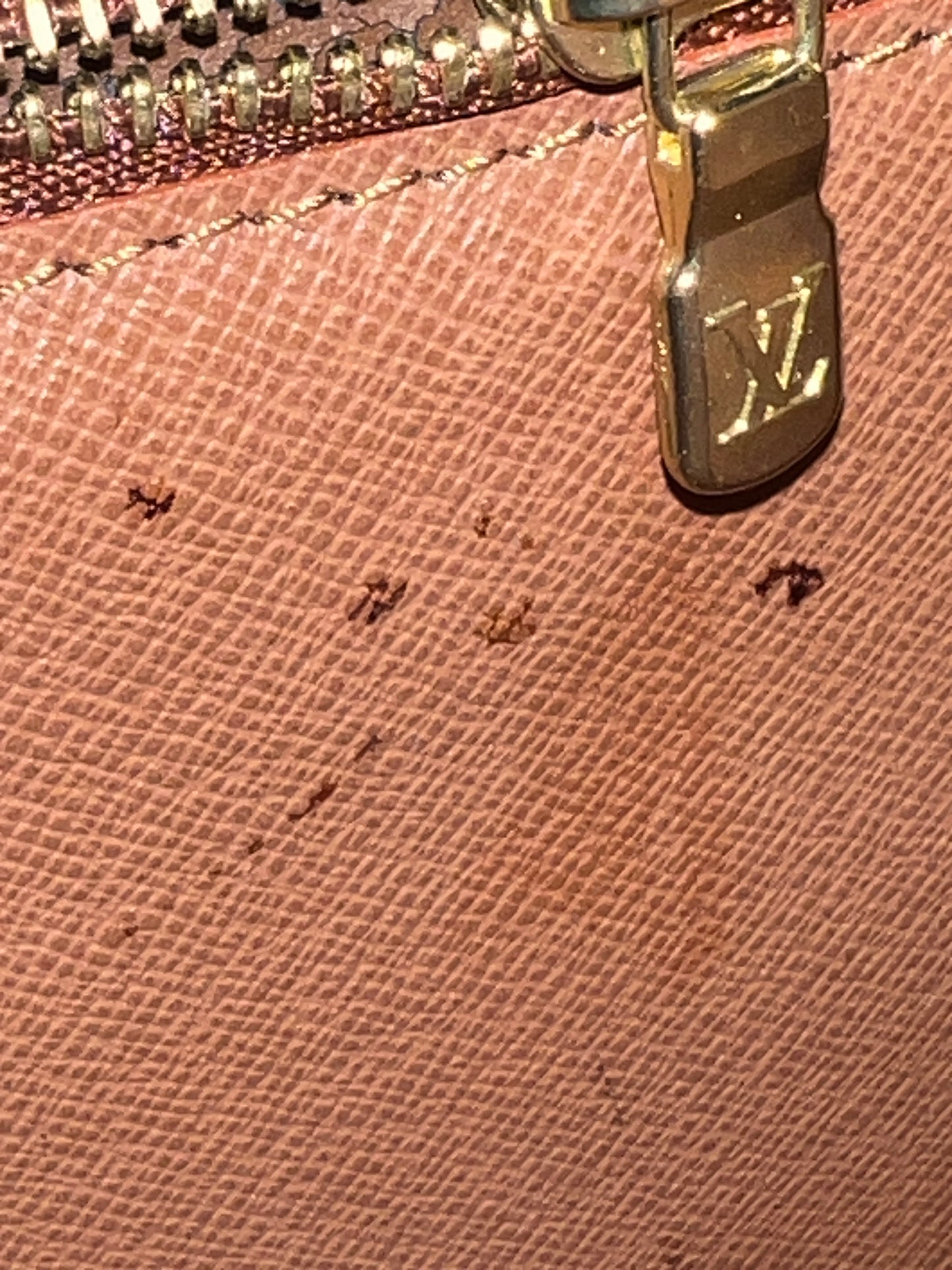 LOUIS VUITTON Monceau 28