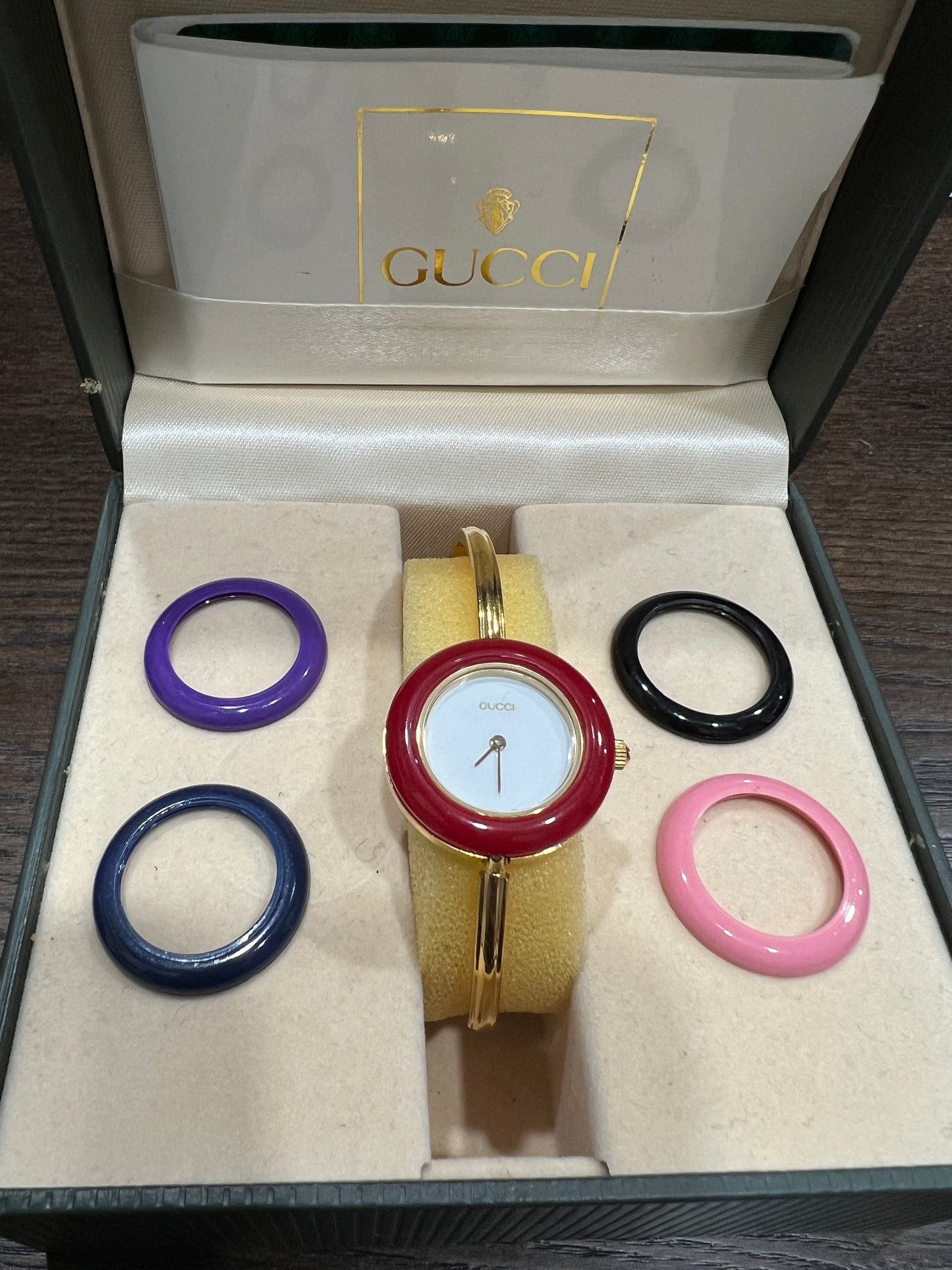 GUCCI Change Bezel Watch Model 11/12.2