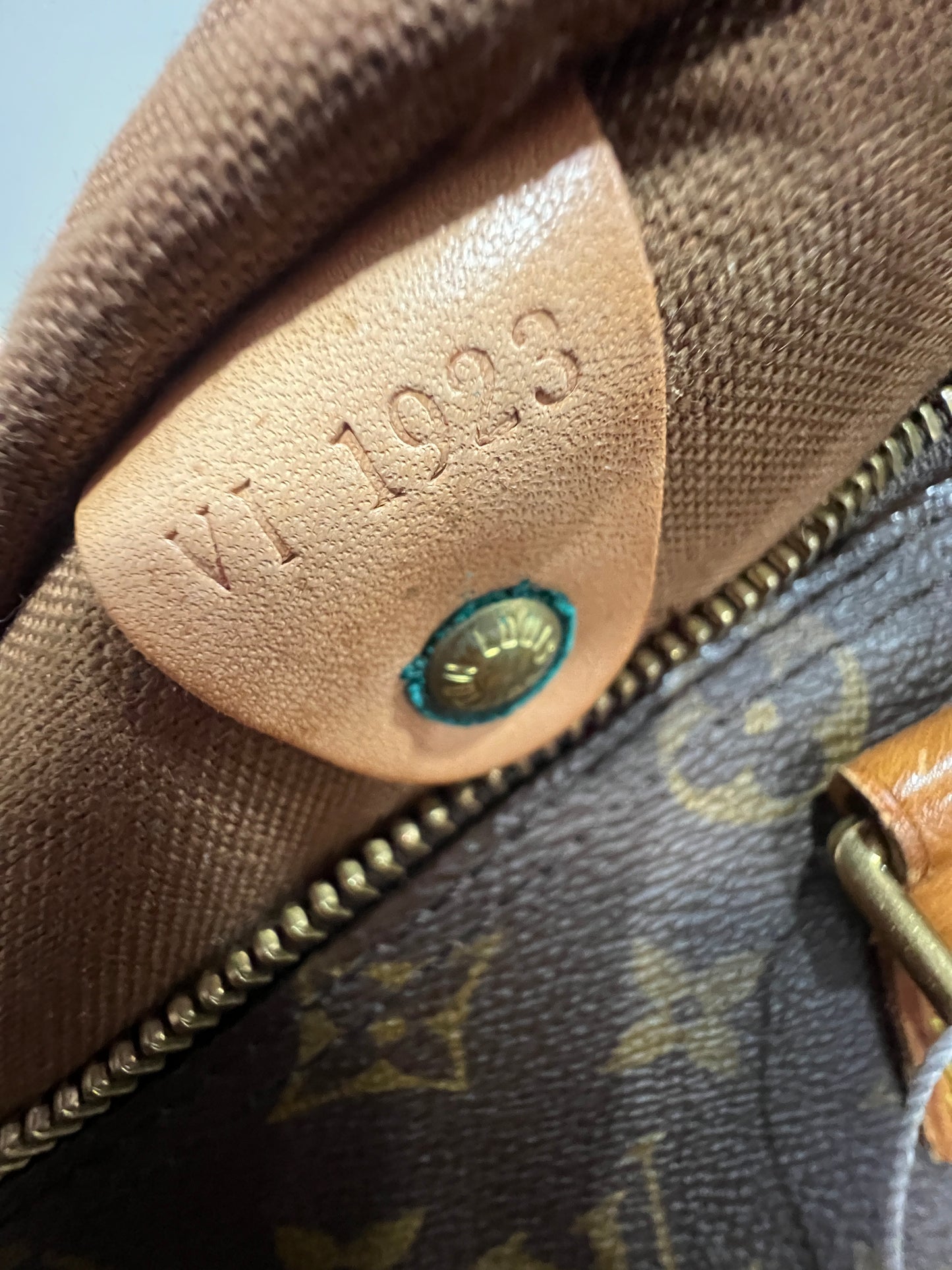 LOUIS VUITTON SPEEDY 25