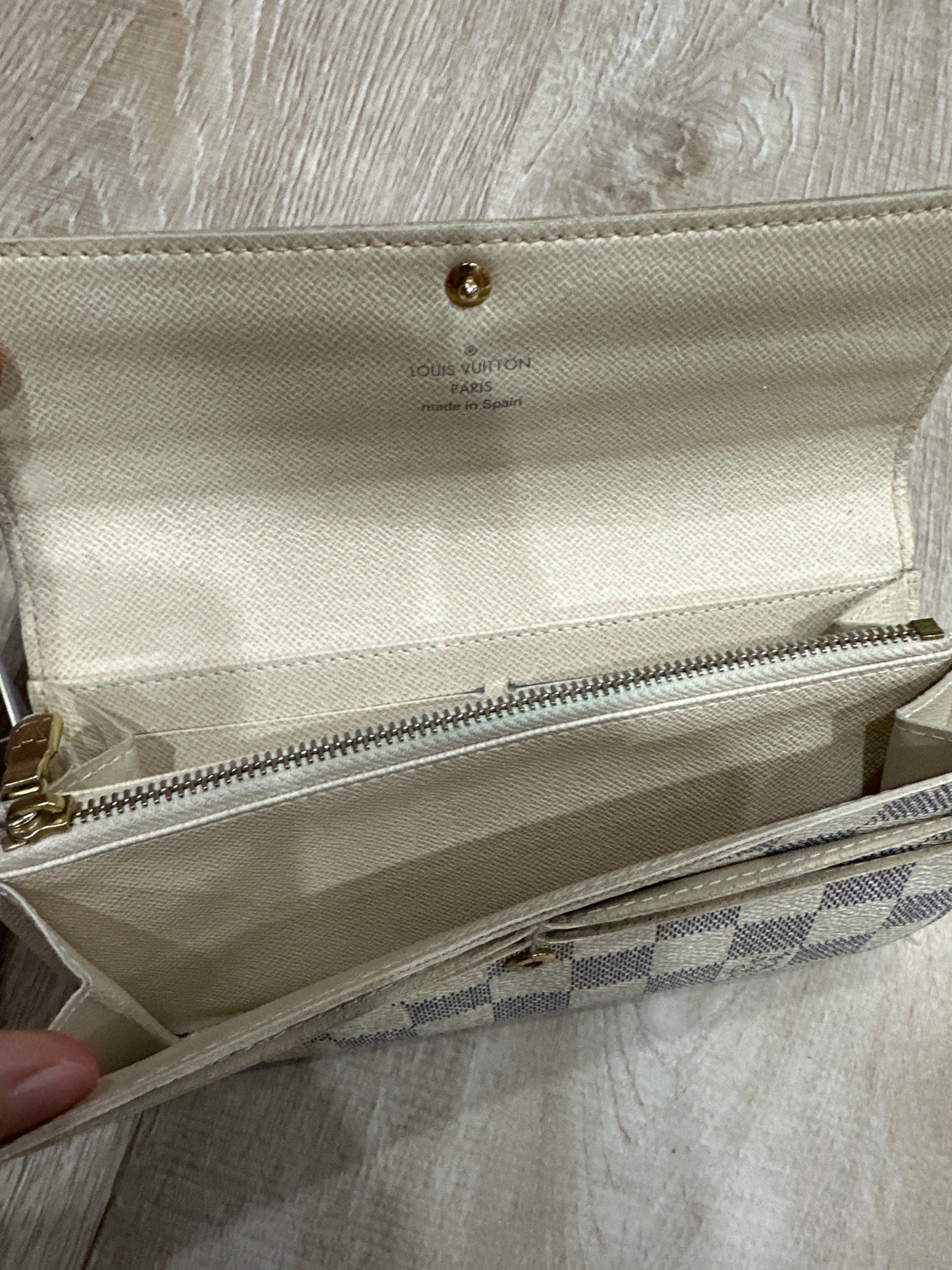 Louis Vuitton Damier White