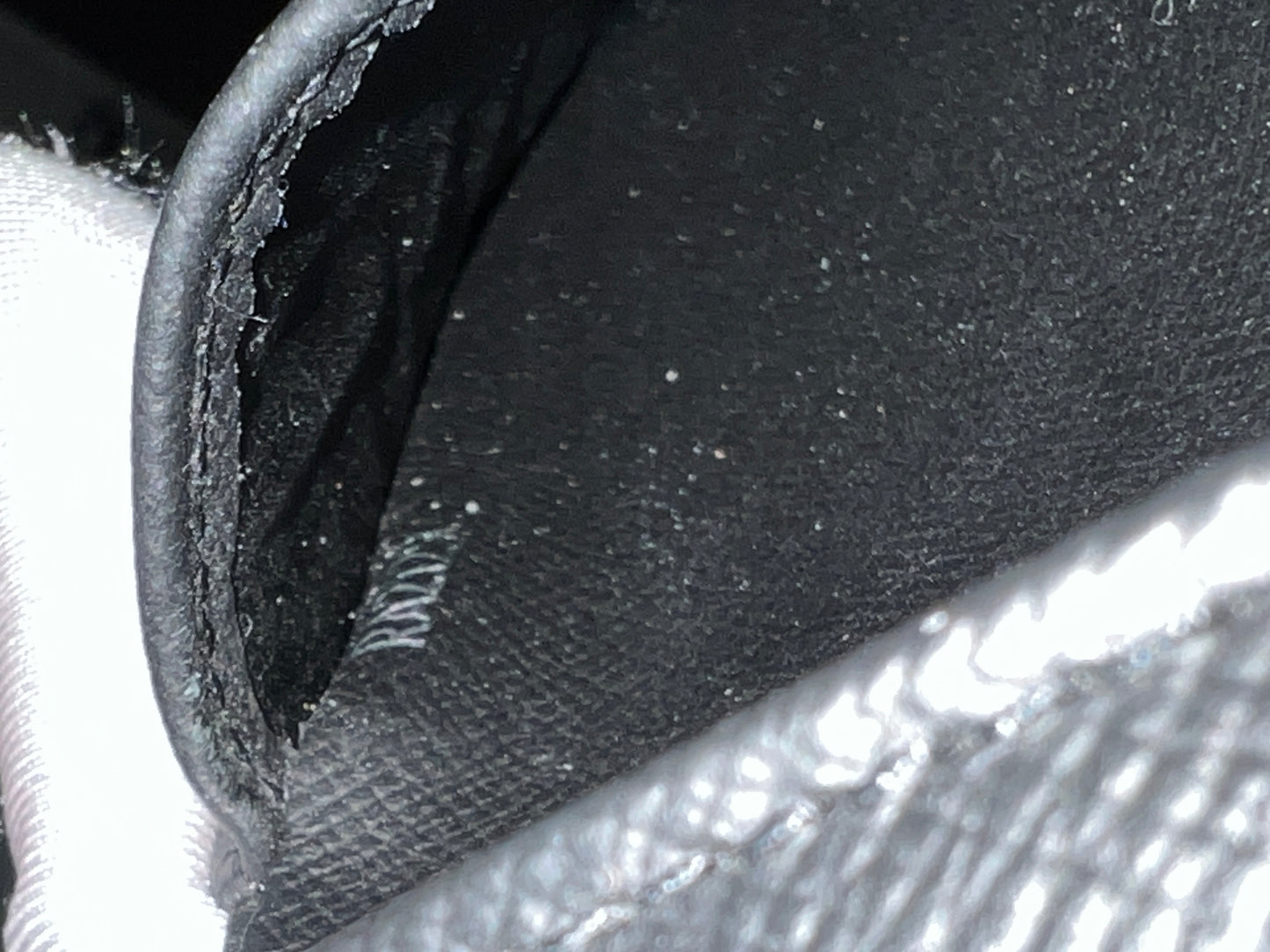 LOUIS VUITTON Portefeuille Eclipse