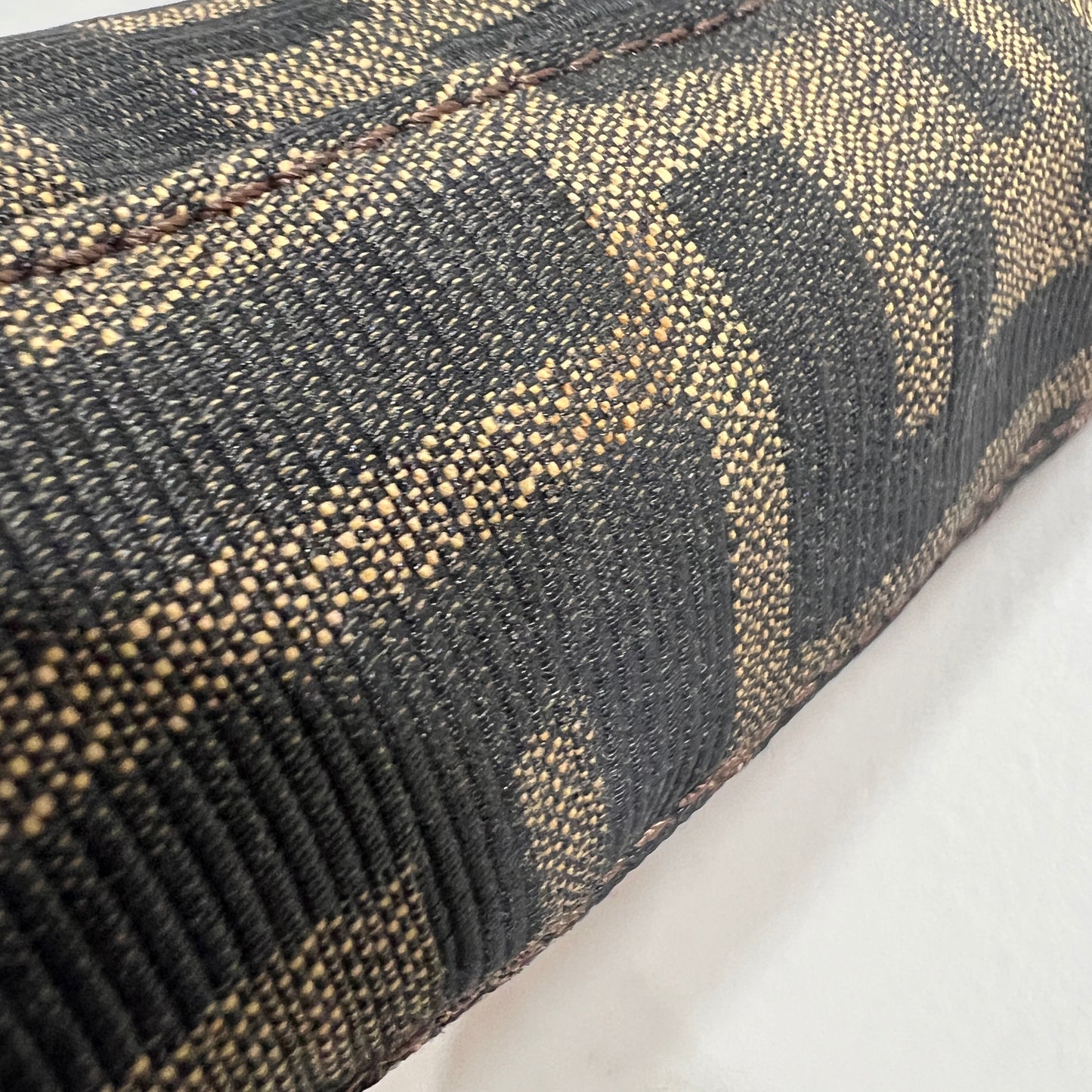 FENDI Baguette Gold