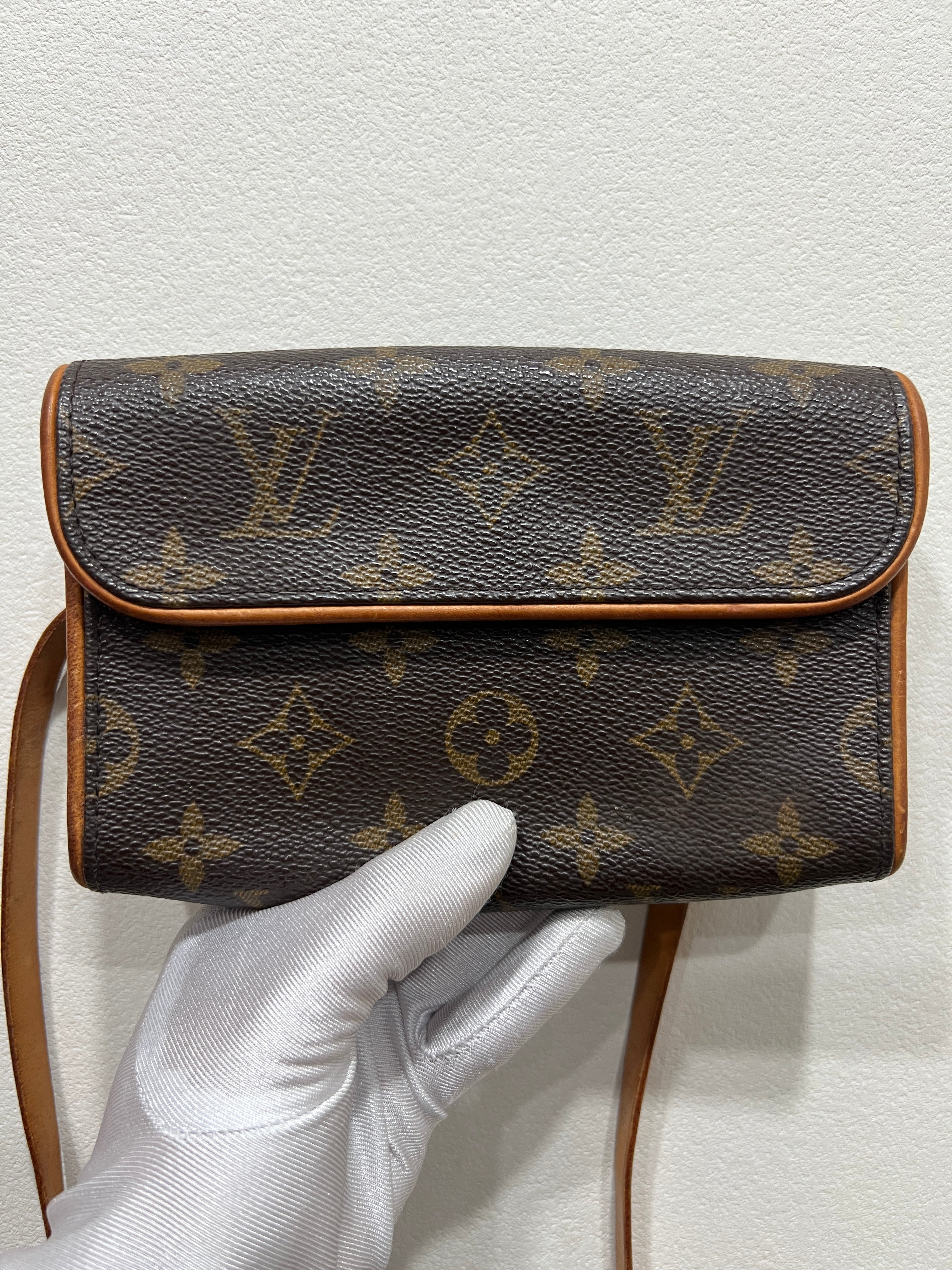 LOUIS VUITTON Pochette Florentine Belt Bag – In Vintage