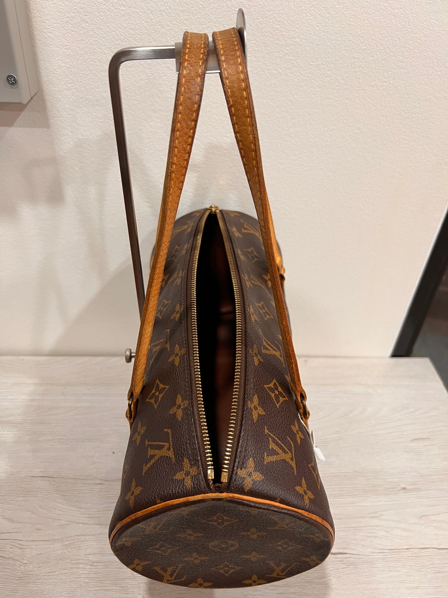 LOUIS VUITTON Papillon