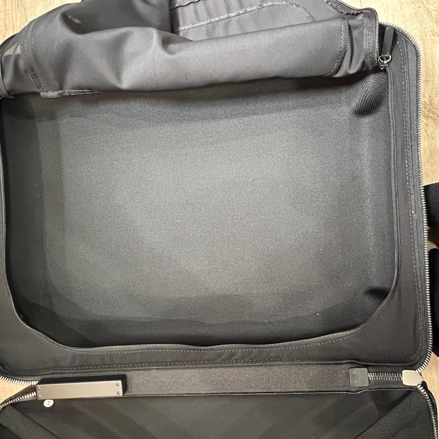 LOUIS VUITTON Horizon Grey Monogram Eclipse 55cm Suitcase