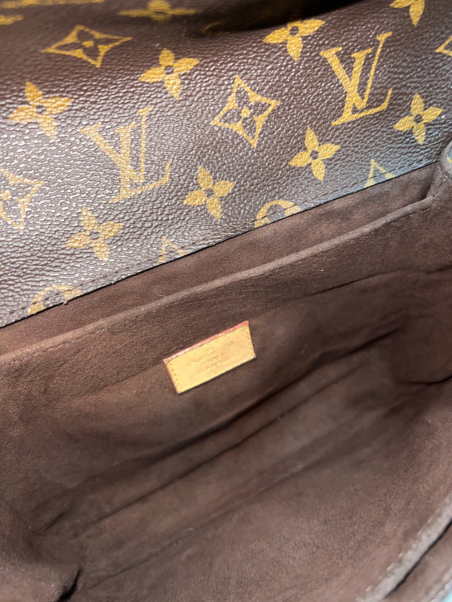 LOUIS VUITTON Pochette Metis Bag
