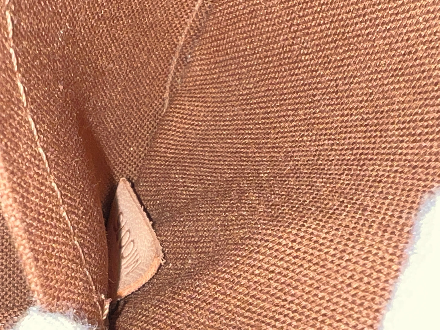 LOUIS VUITTO Belt Bag