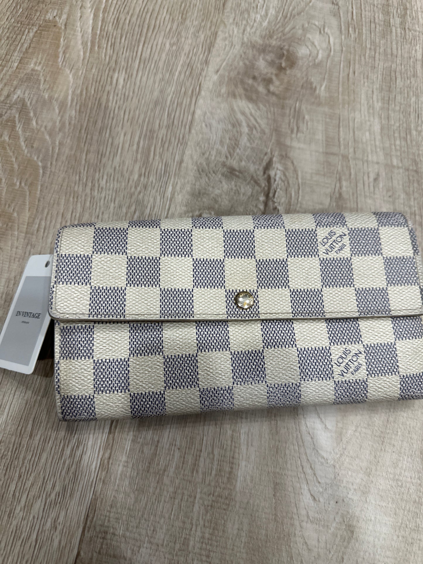 Louis Vuitton Damier White