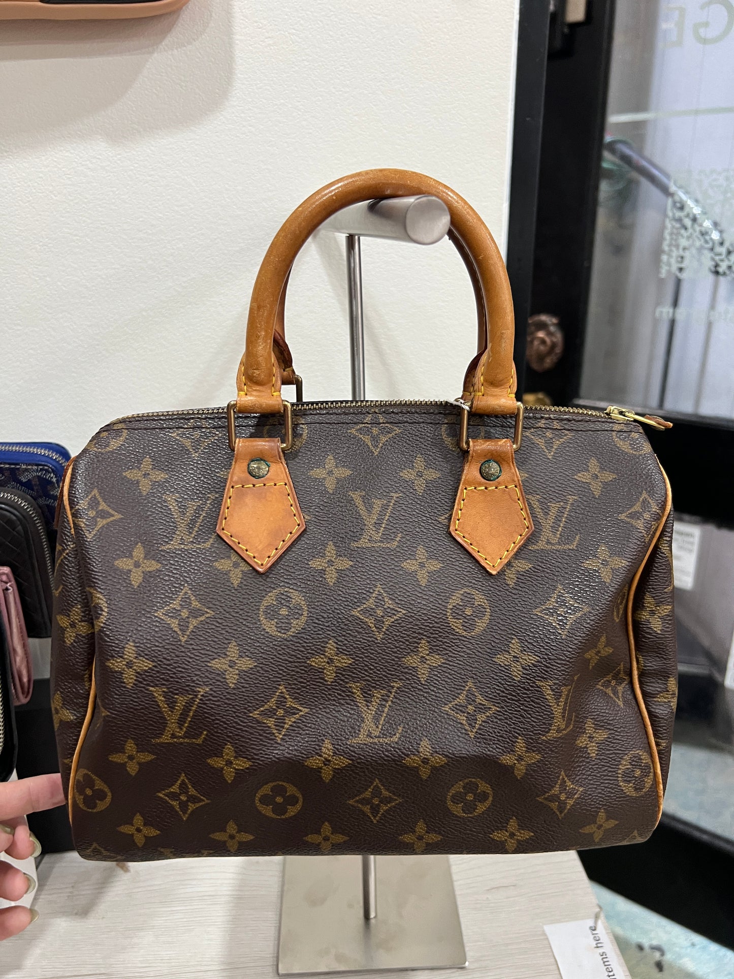Louis Vuitton Speedy 30