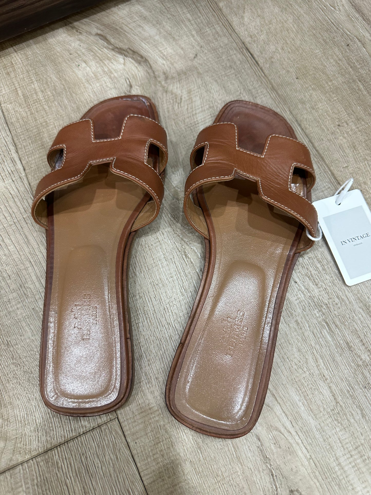 Hermes sandal size 37.5