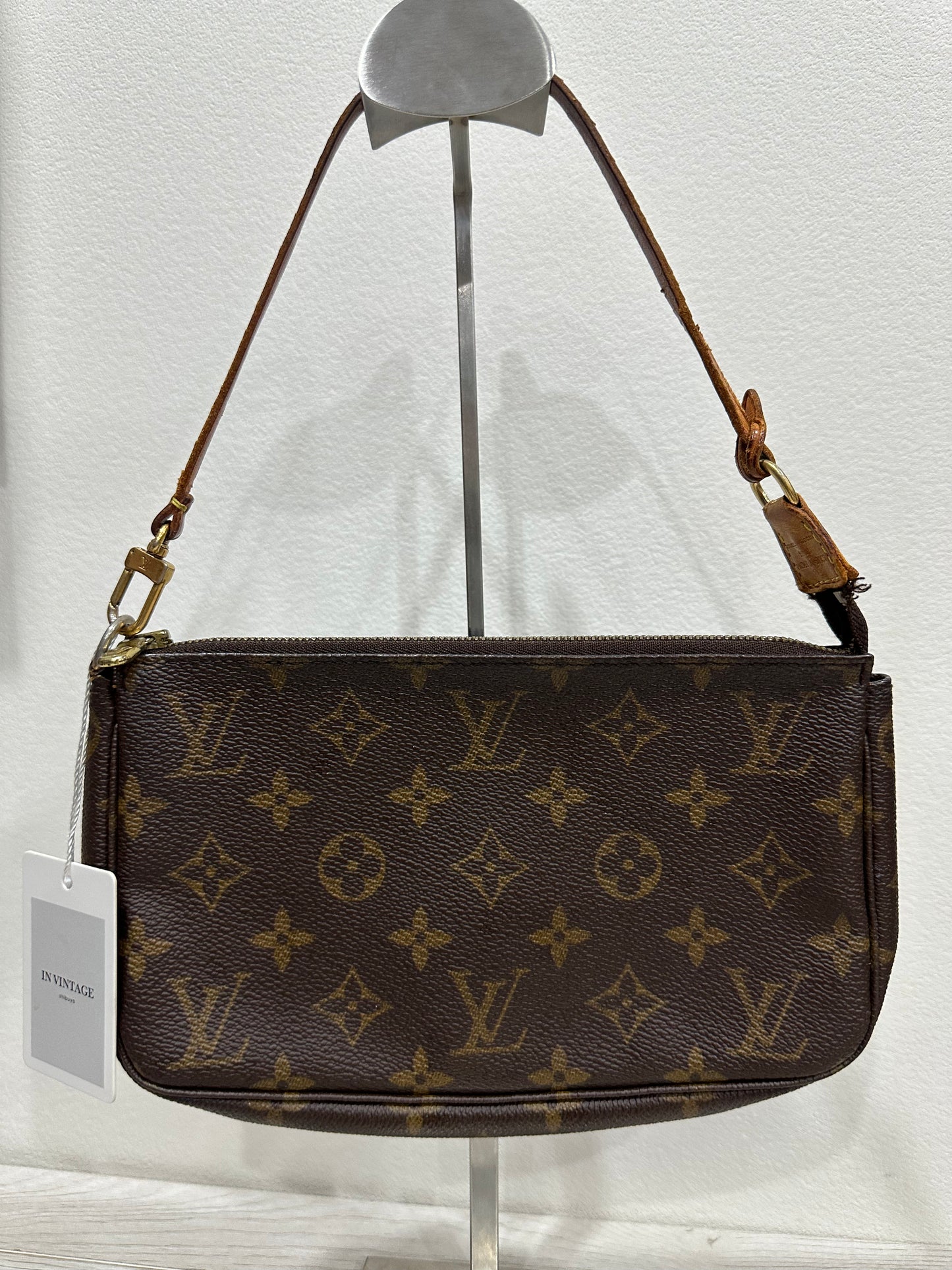 LOUIS VUITTON pochette Accessoires