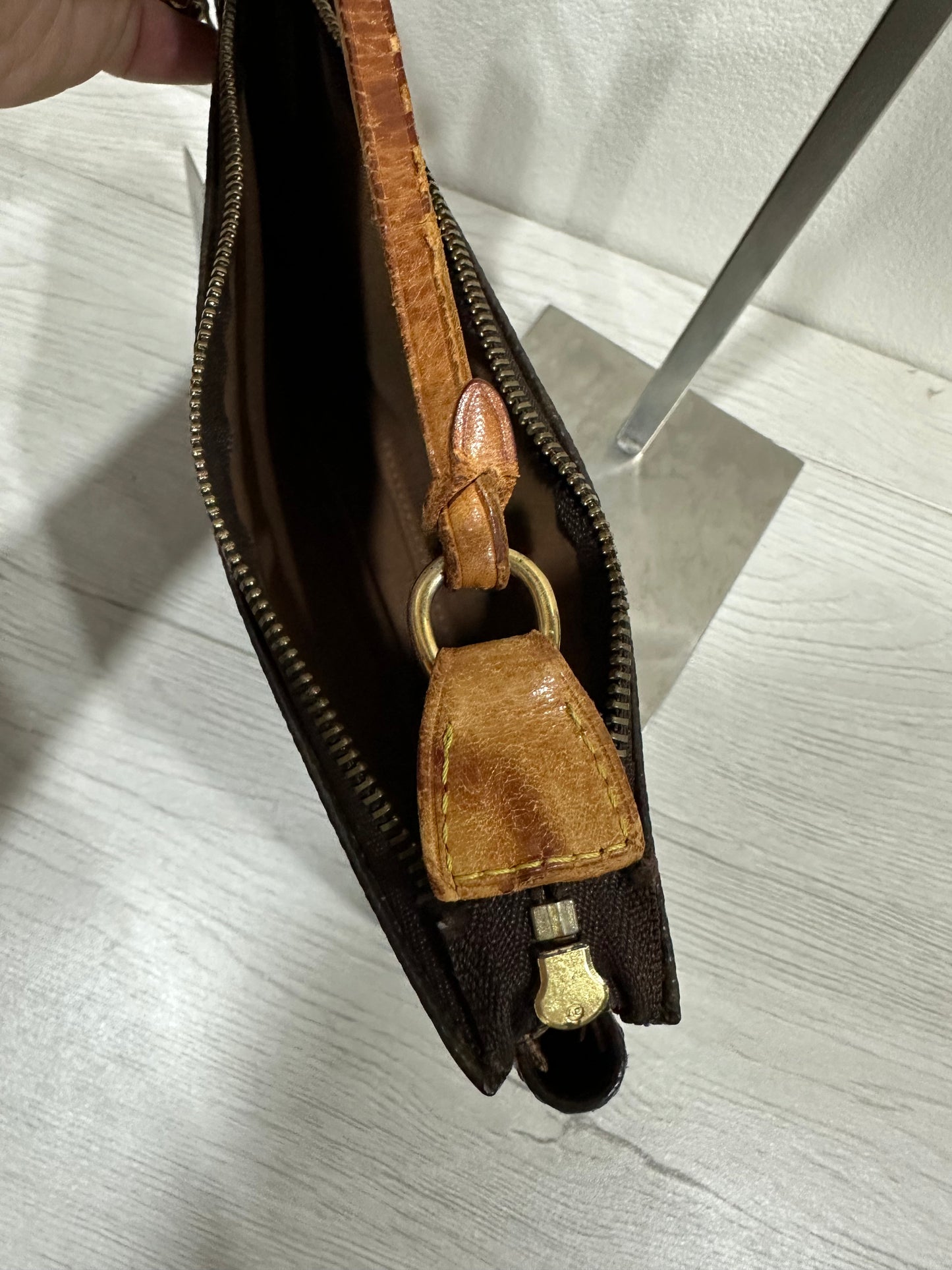LOUIS VUITTON pochette Accessoires