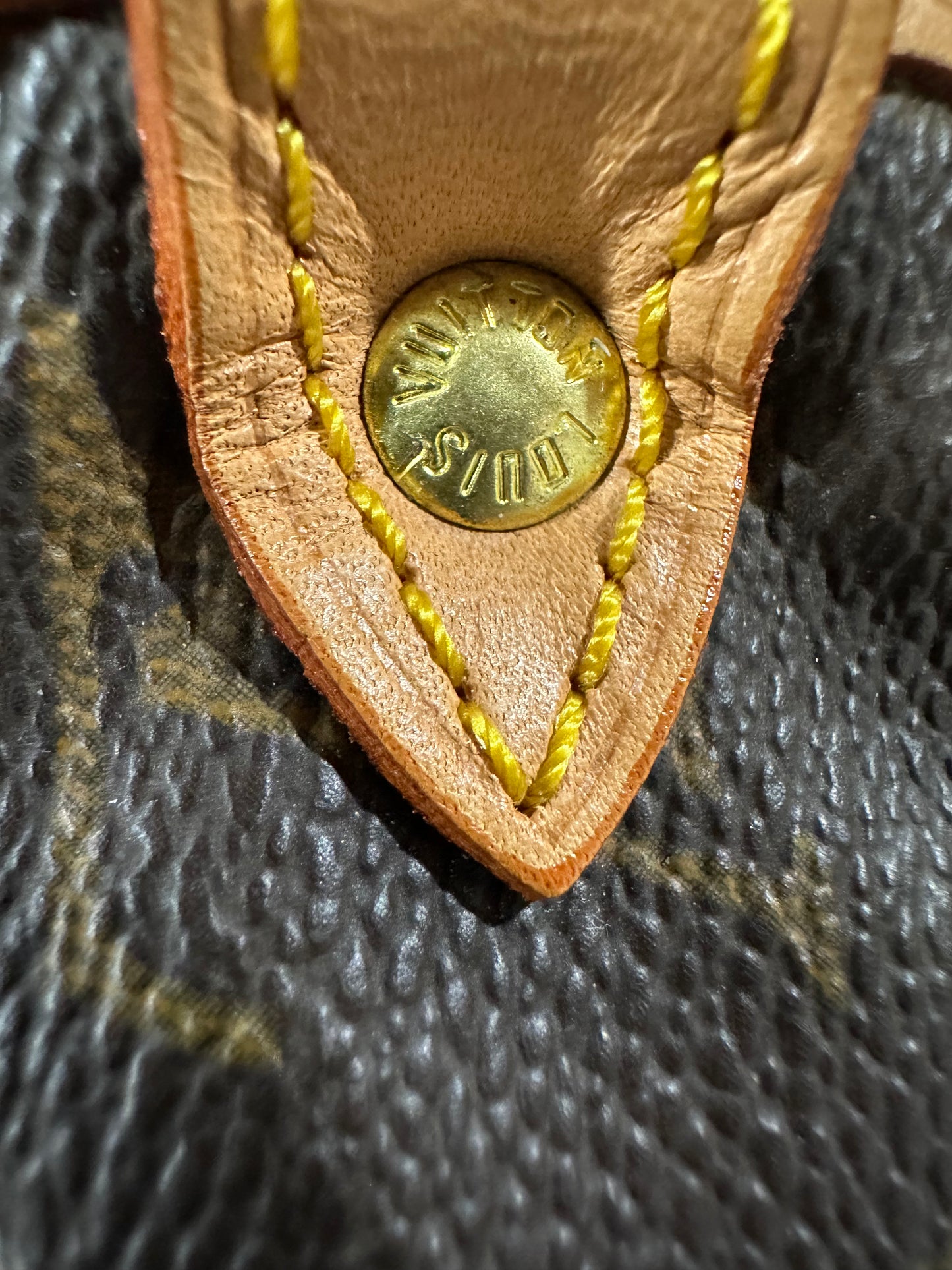 Louis Vuitton Saumur 30