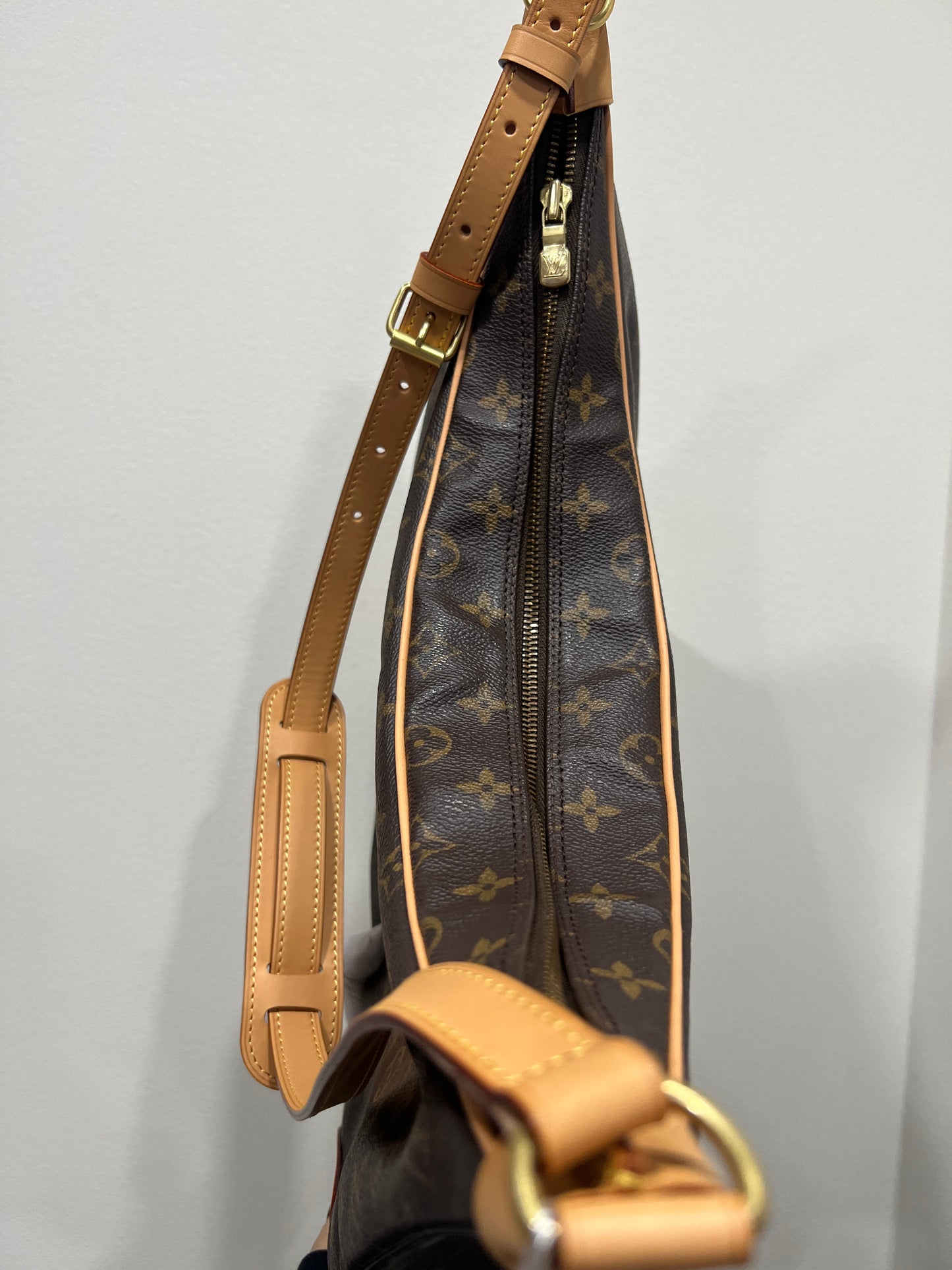 LOUIS VUITTON Boulogne (STRAPS REPLACED, REPAIRED)