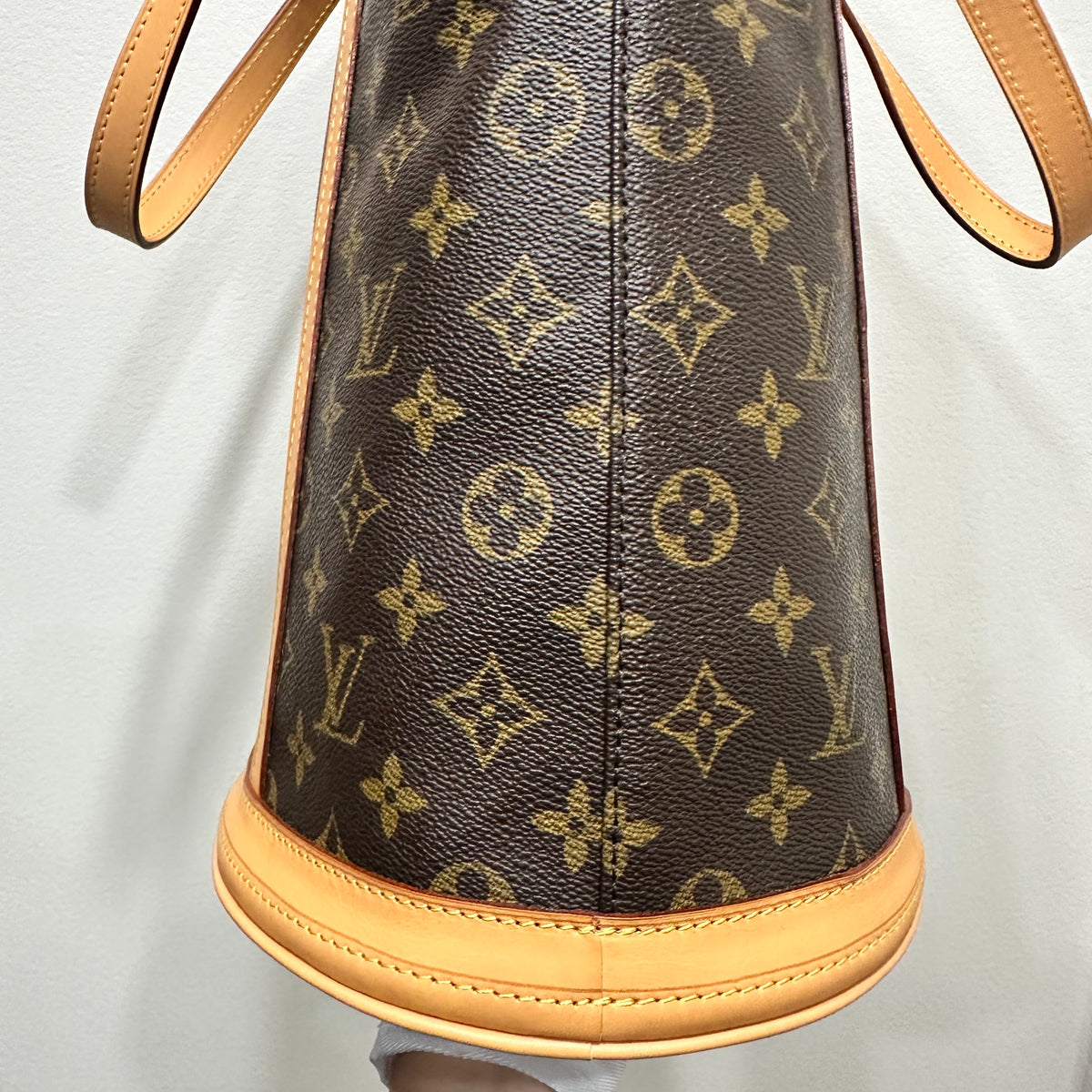 LOUIS VUITTON bucket GM