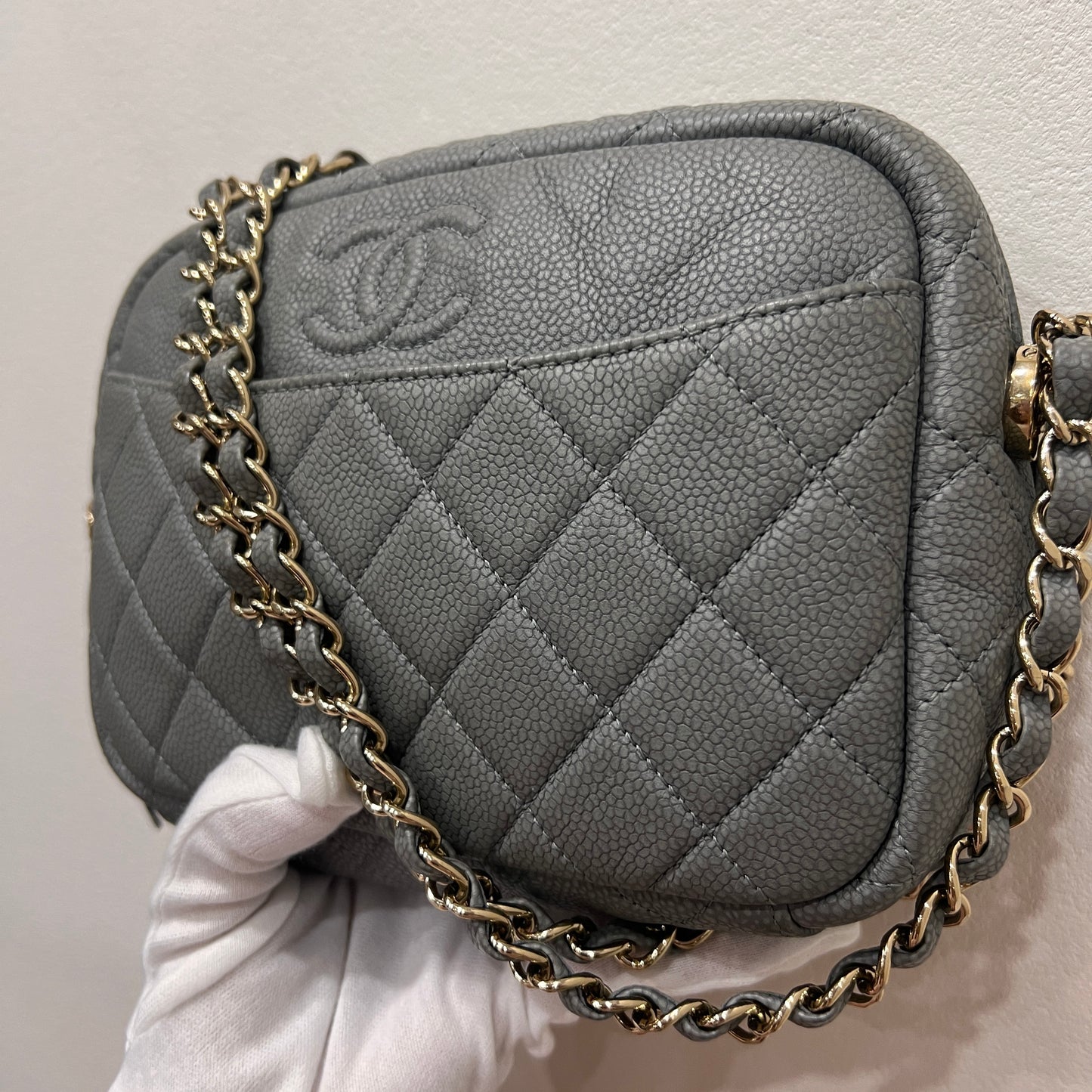 CHANEL CAVIAR Gray Shoulder Bag