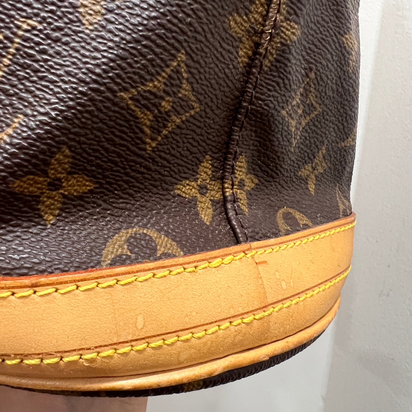 LOUIS VUITTON Bucket Bag GM