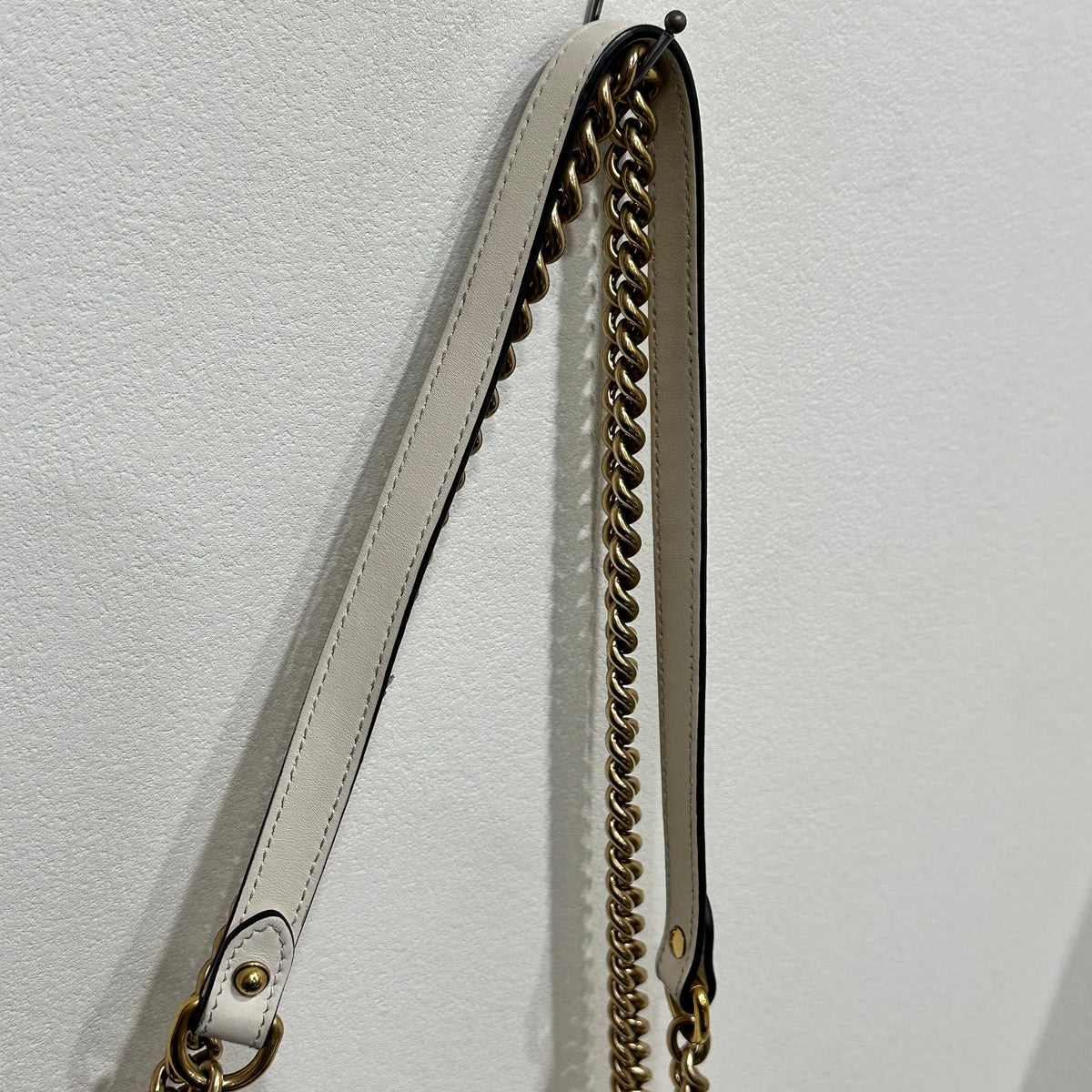 GUCCI Marmont white