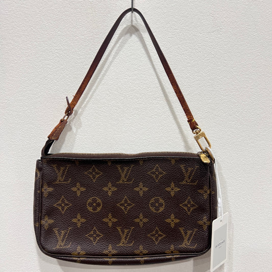 LOUIS VUITTON Accessory Pochette