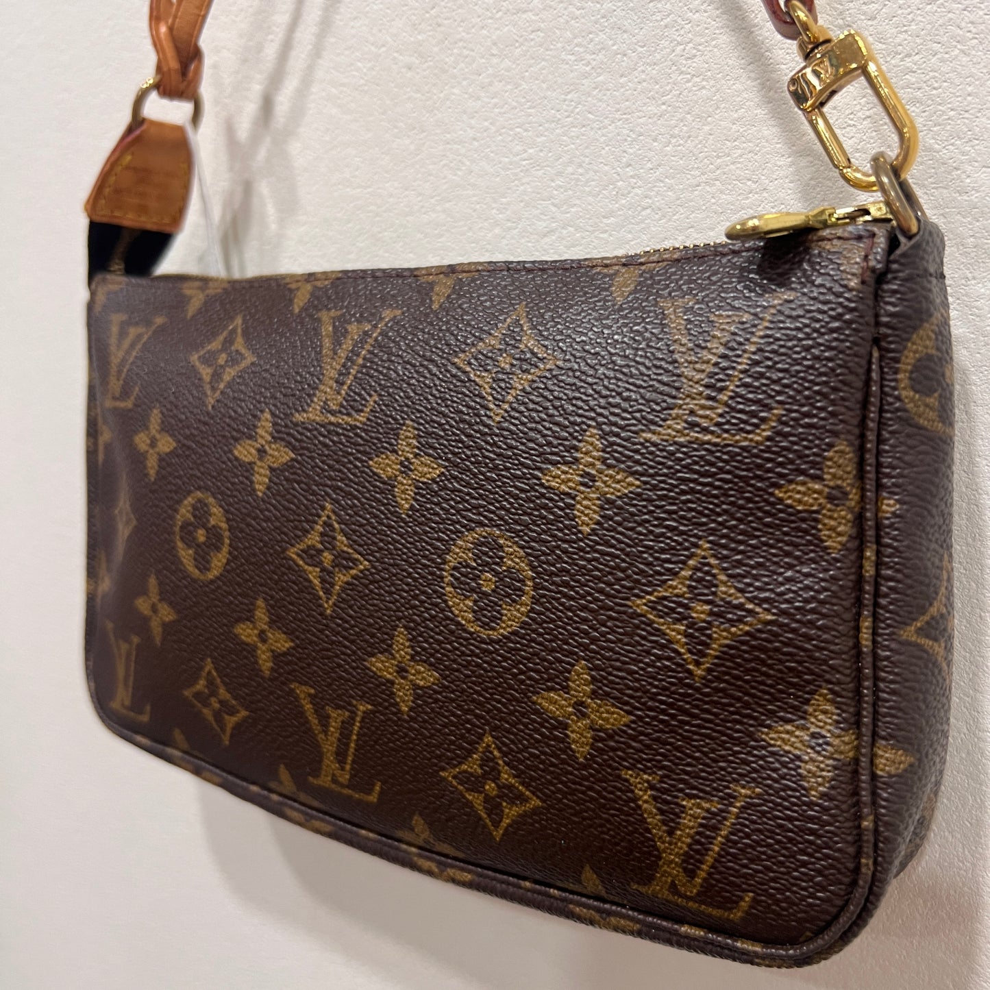 LOUIS VUITTON Accessory Pouchette