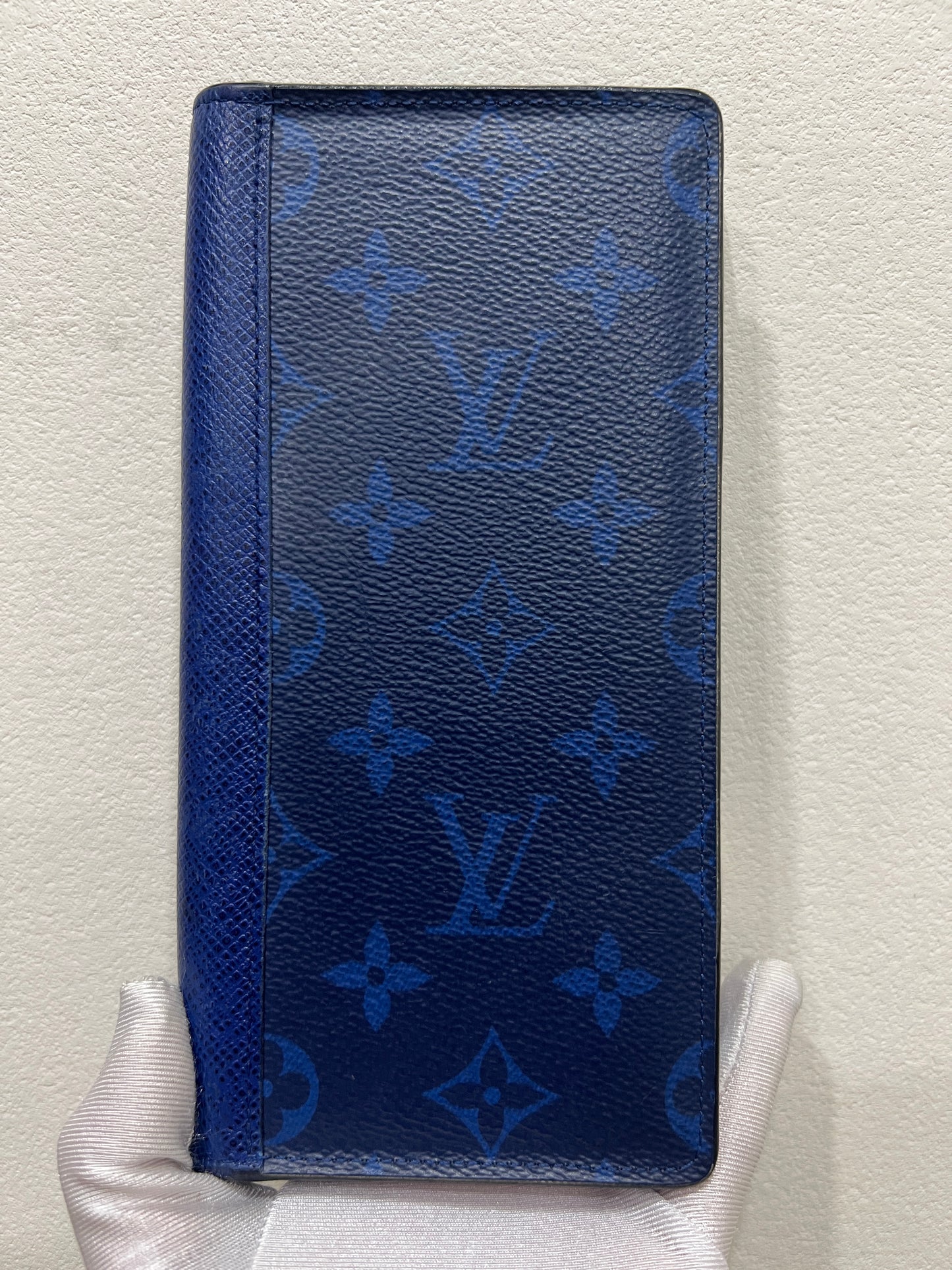 LOUIS VUITTON Wallet Taigarama Brazza Cobalt