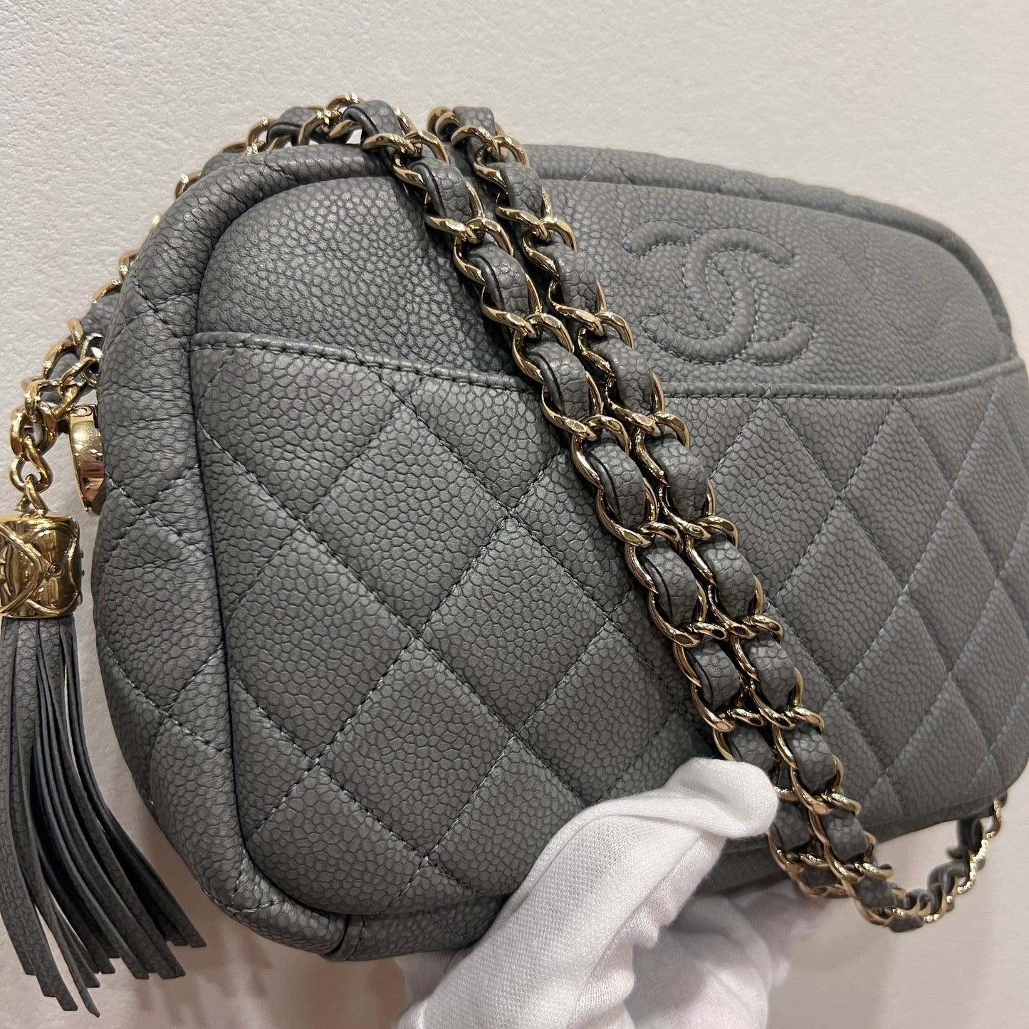 CHANEL CAVIAR Gray Shoulder Bag