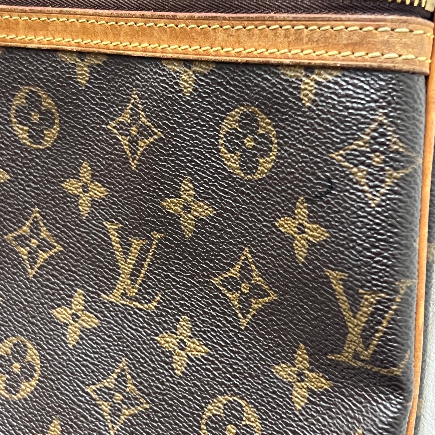 LOUIS VUITTON Pochette Bosphore