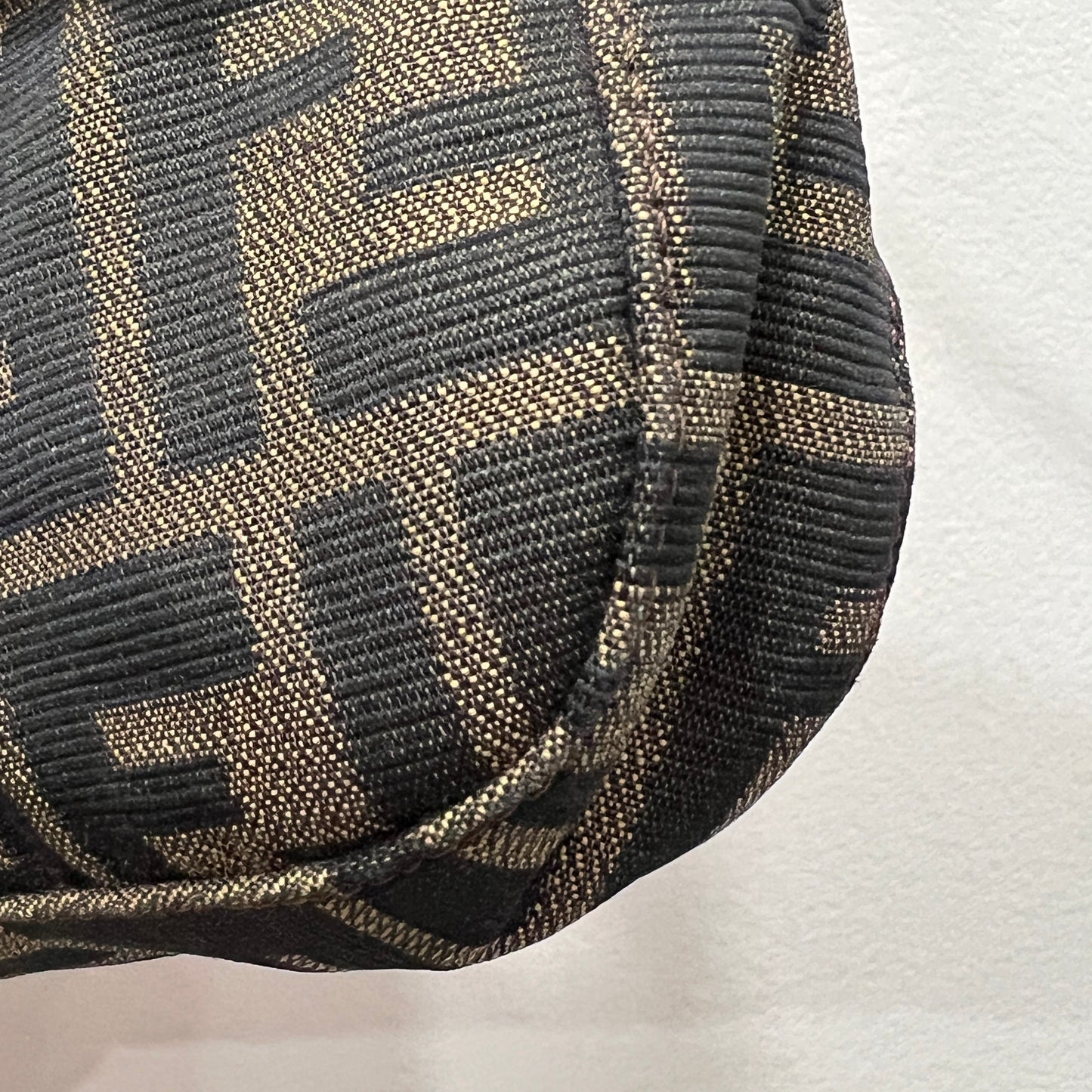 FENDI Baguette Gold