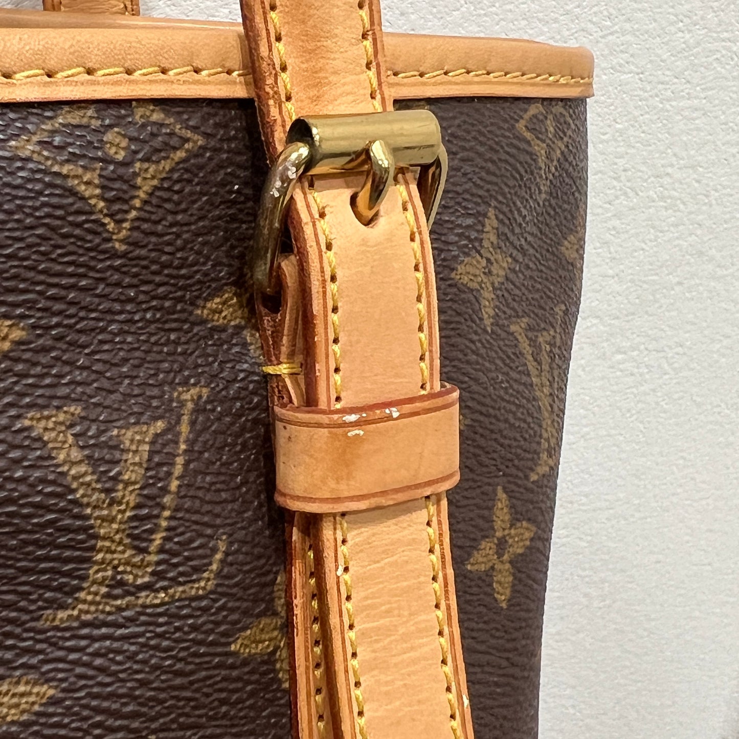 LOUIS VUITTON Bucket Bag GM