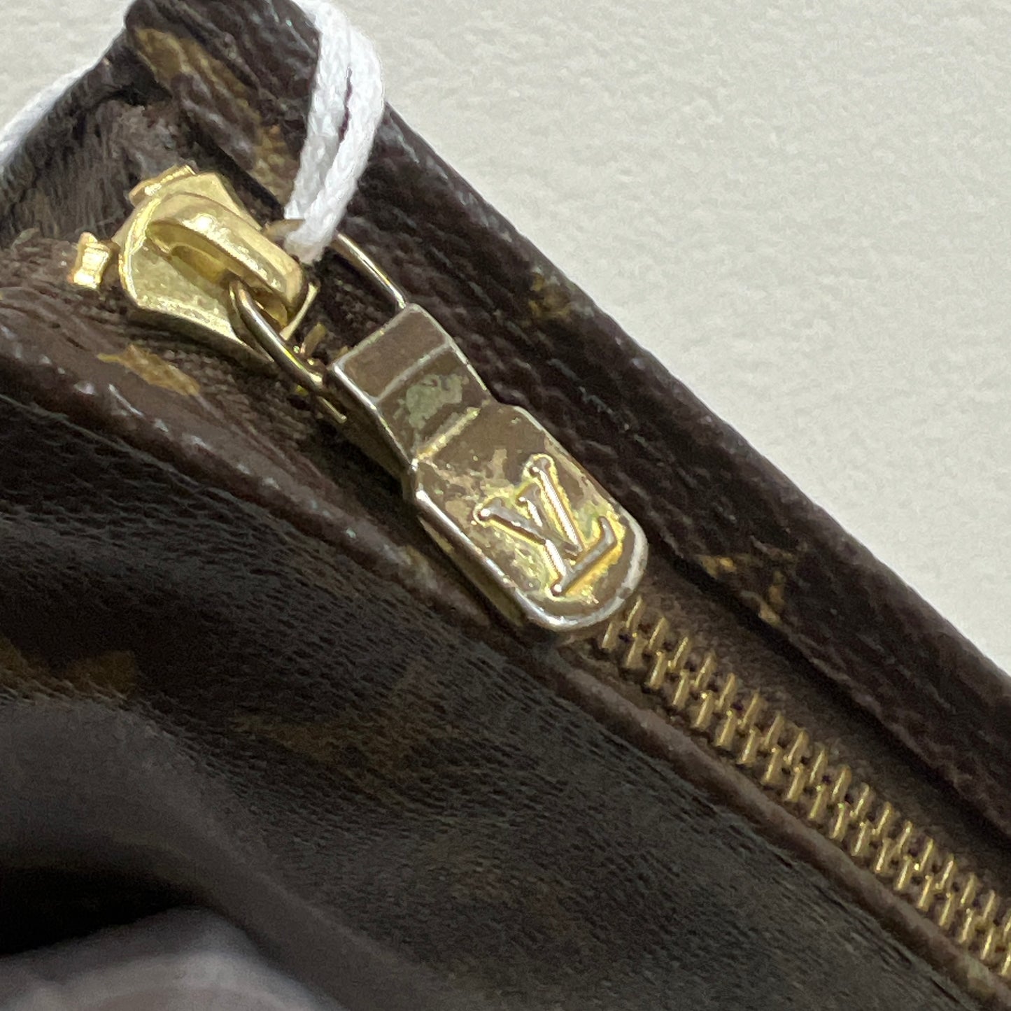 LOUIS VUITTON Toiletry Pouch (24901)