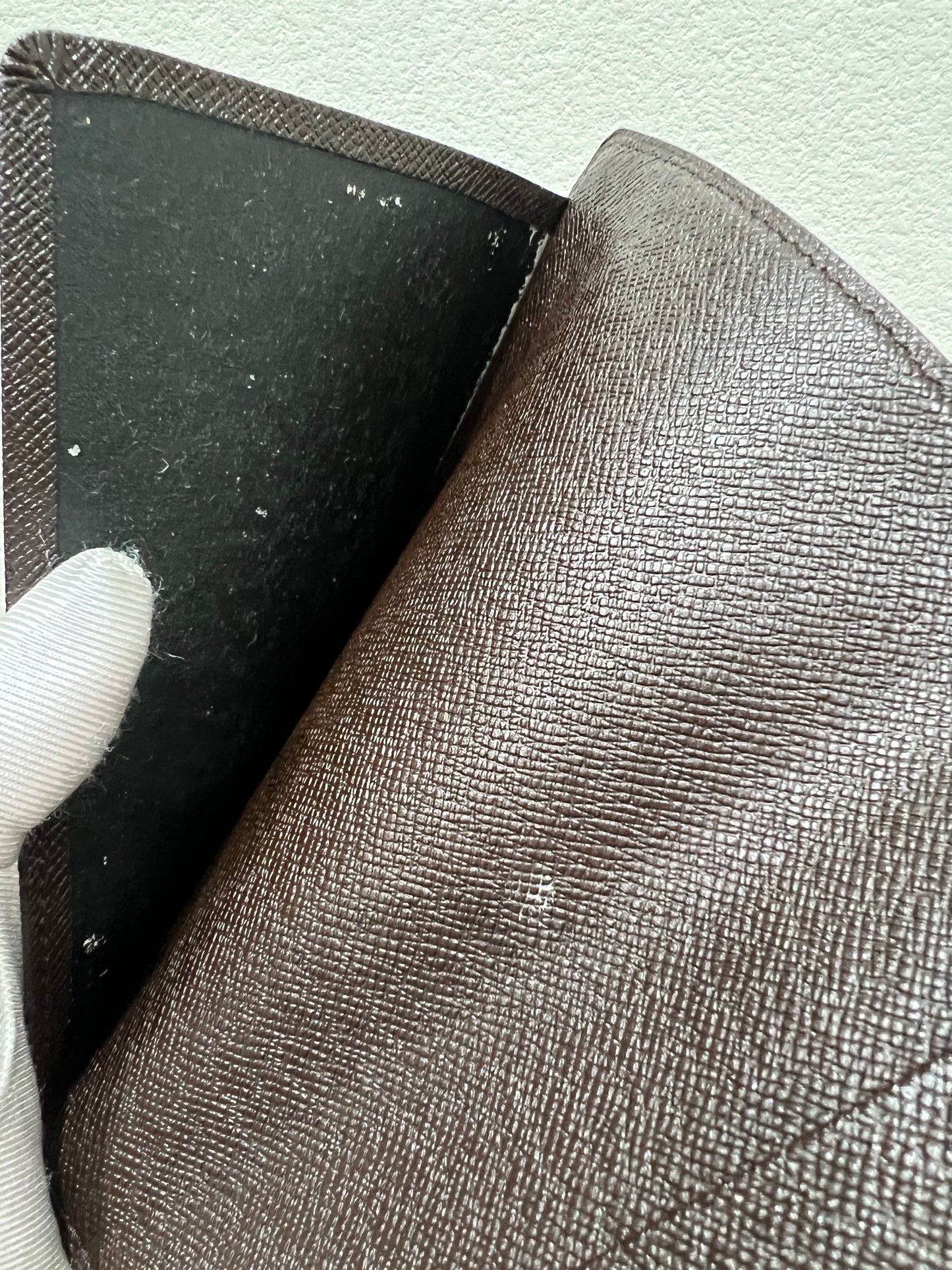 LOUIS VUITTON PASSPORT CASE DAMIER