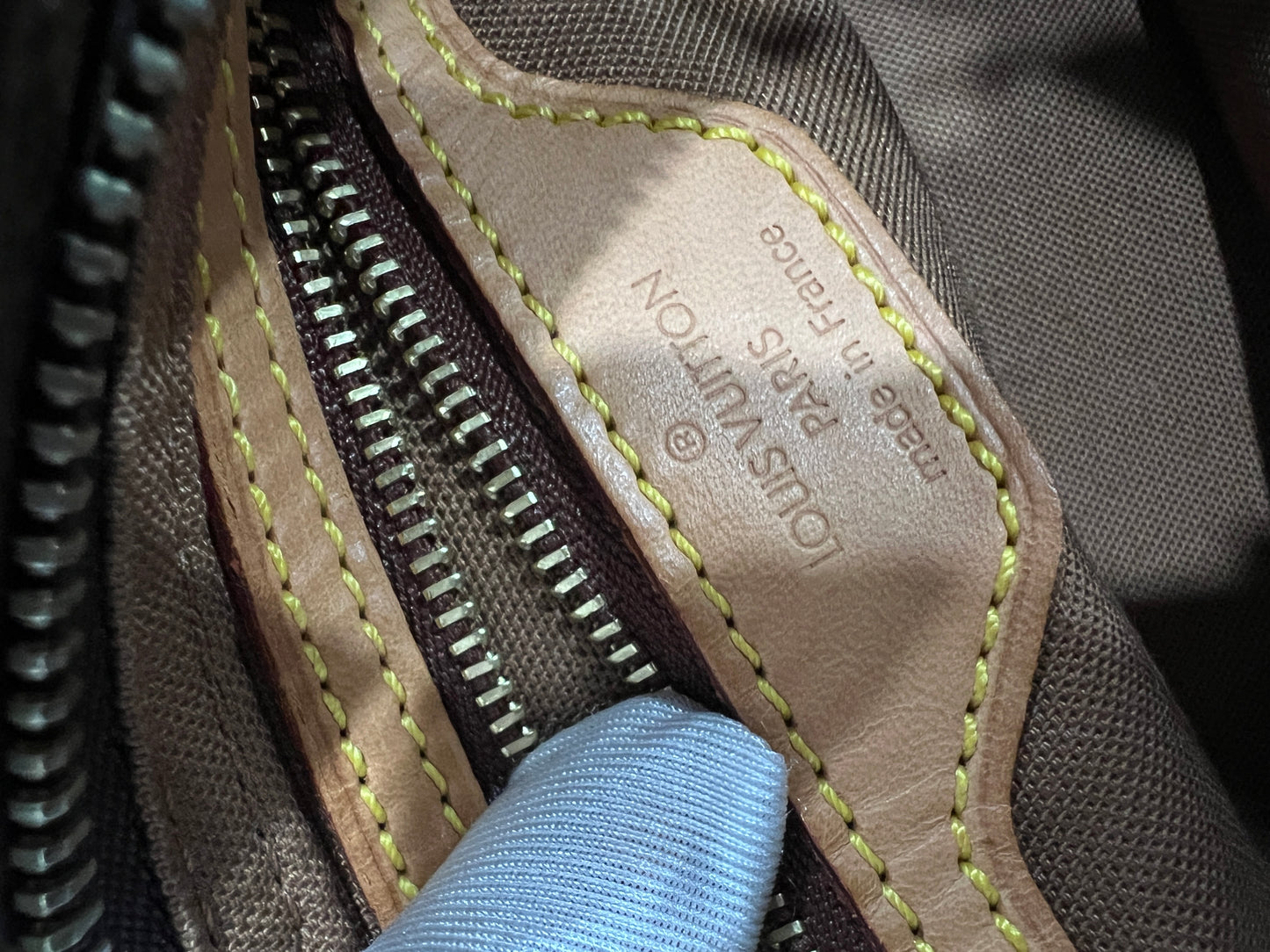 LOUIS VUITTON Trotteur Shoulder Bag