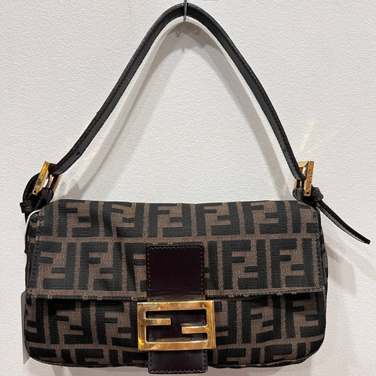 FENDI Baguette Gold