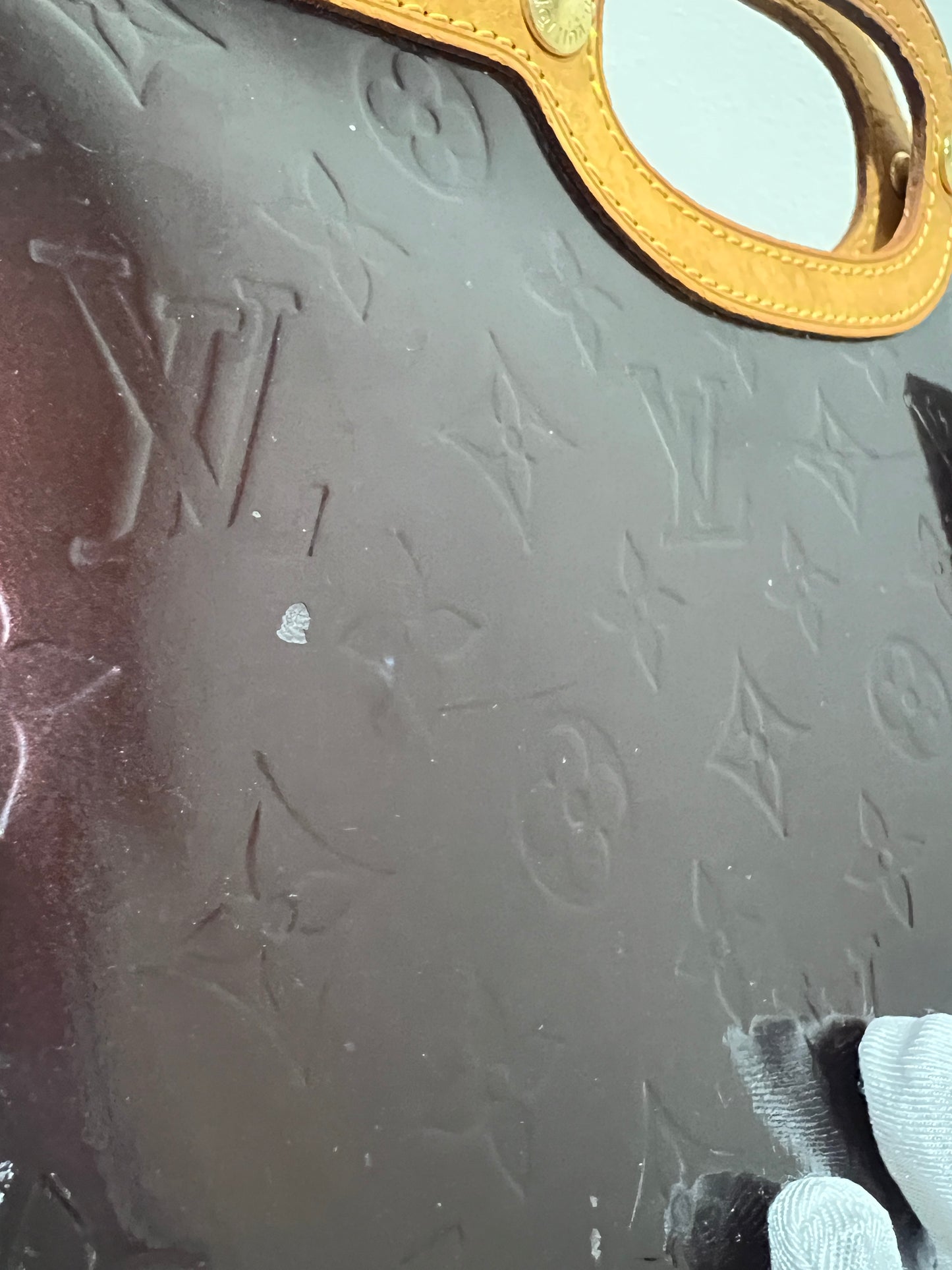 LOUIS VUITTON Roxbury Drive Vernis