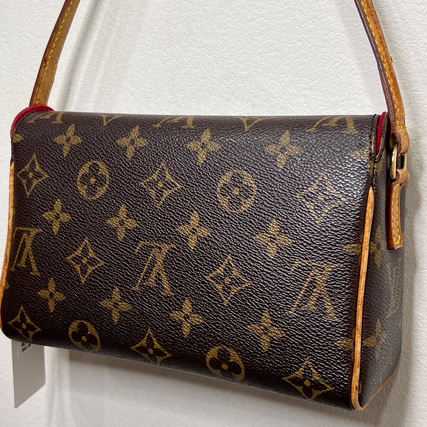 LOUIS VUITTON Recital