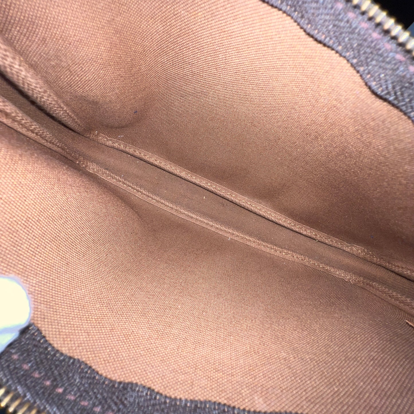 LOUIS VUITTON Accessory Pochette (28-5)