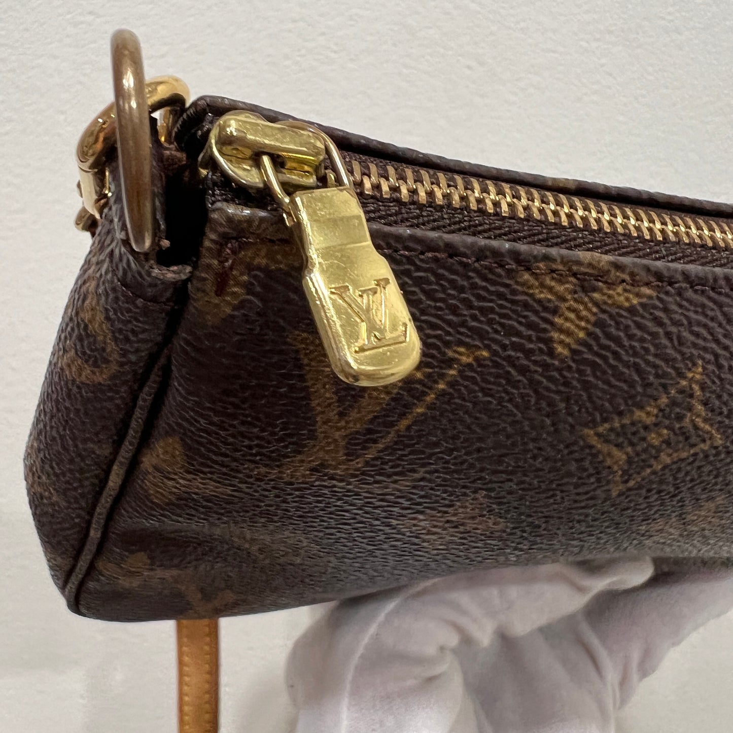 LOUIS VUITTON Accessory Pouchette w/ Long Strap