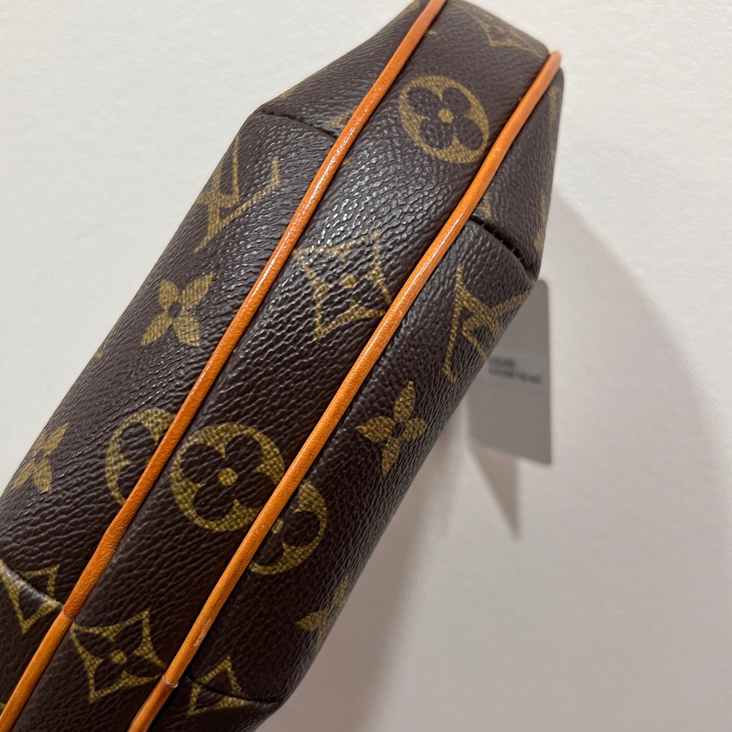 LOUIS VUITTON Croissant PM