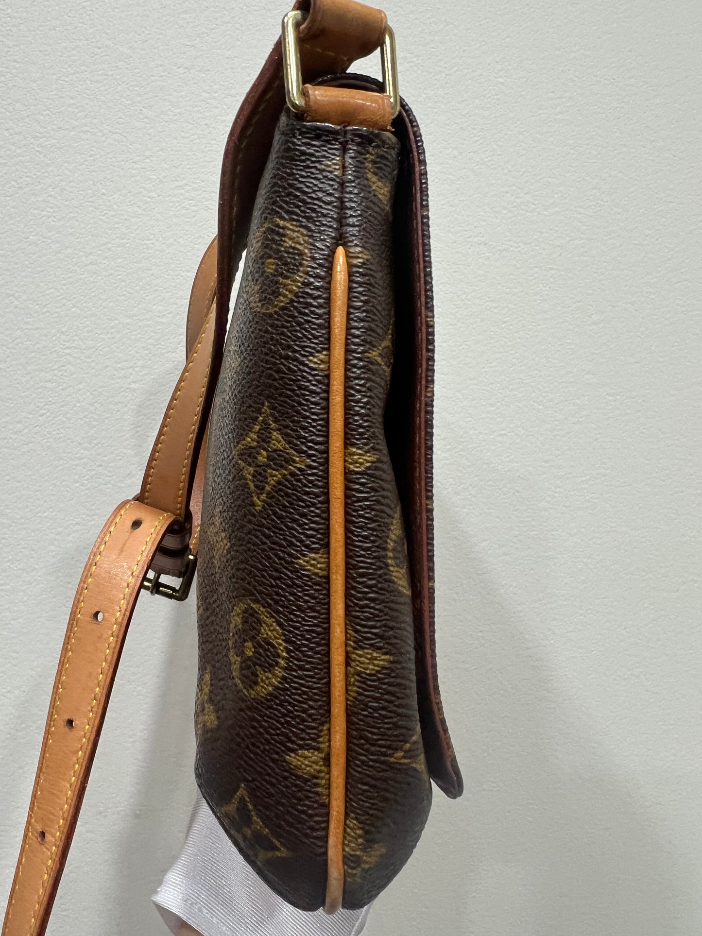 LOUIS VUITTON Musette Tango