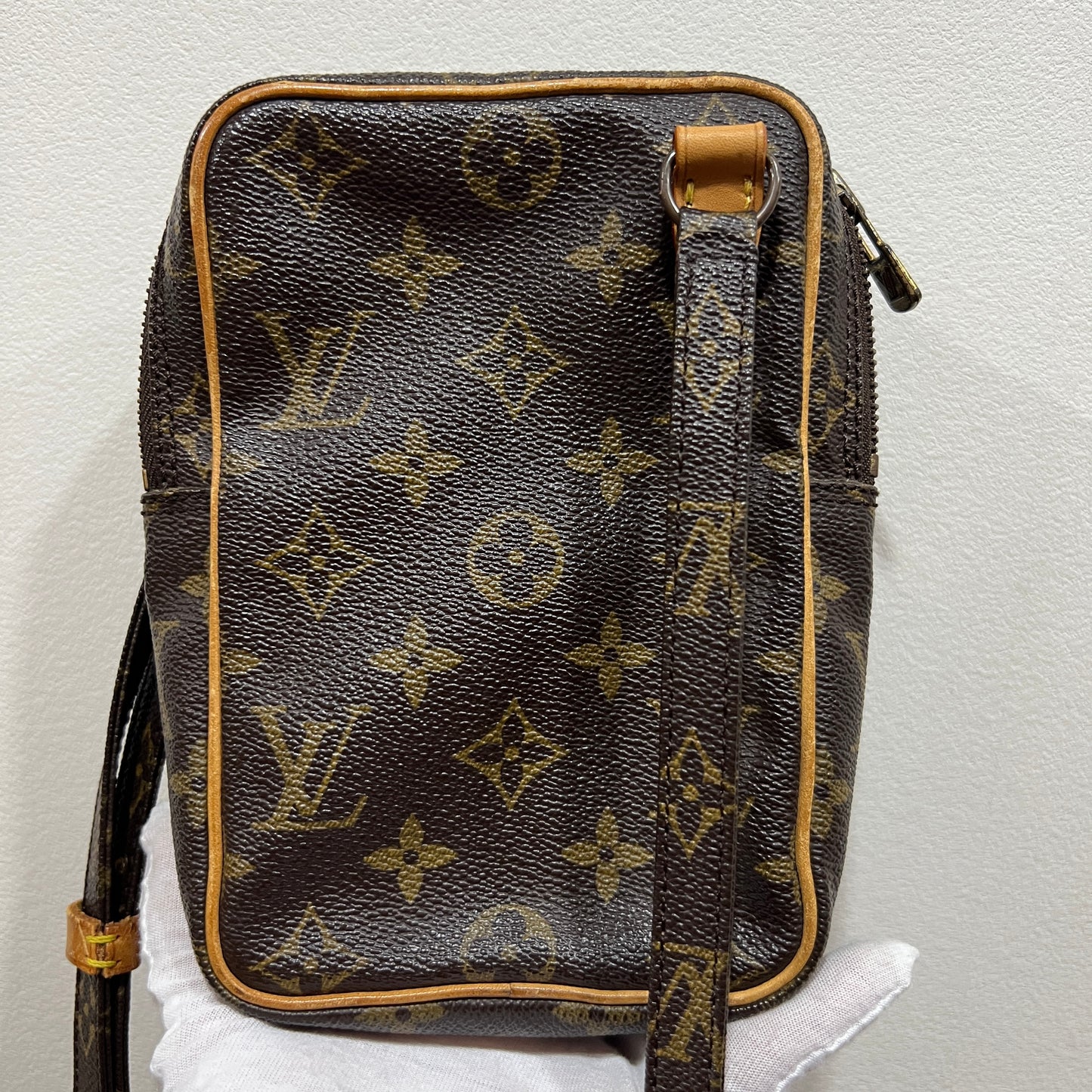 LOUIS VUITTON Crossbody