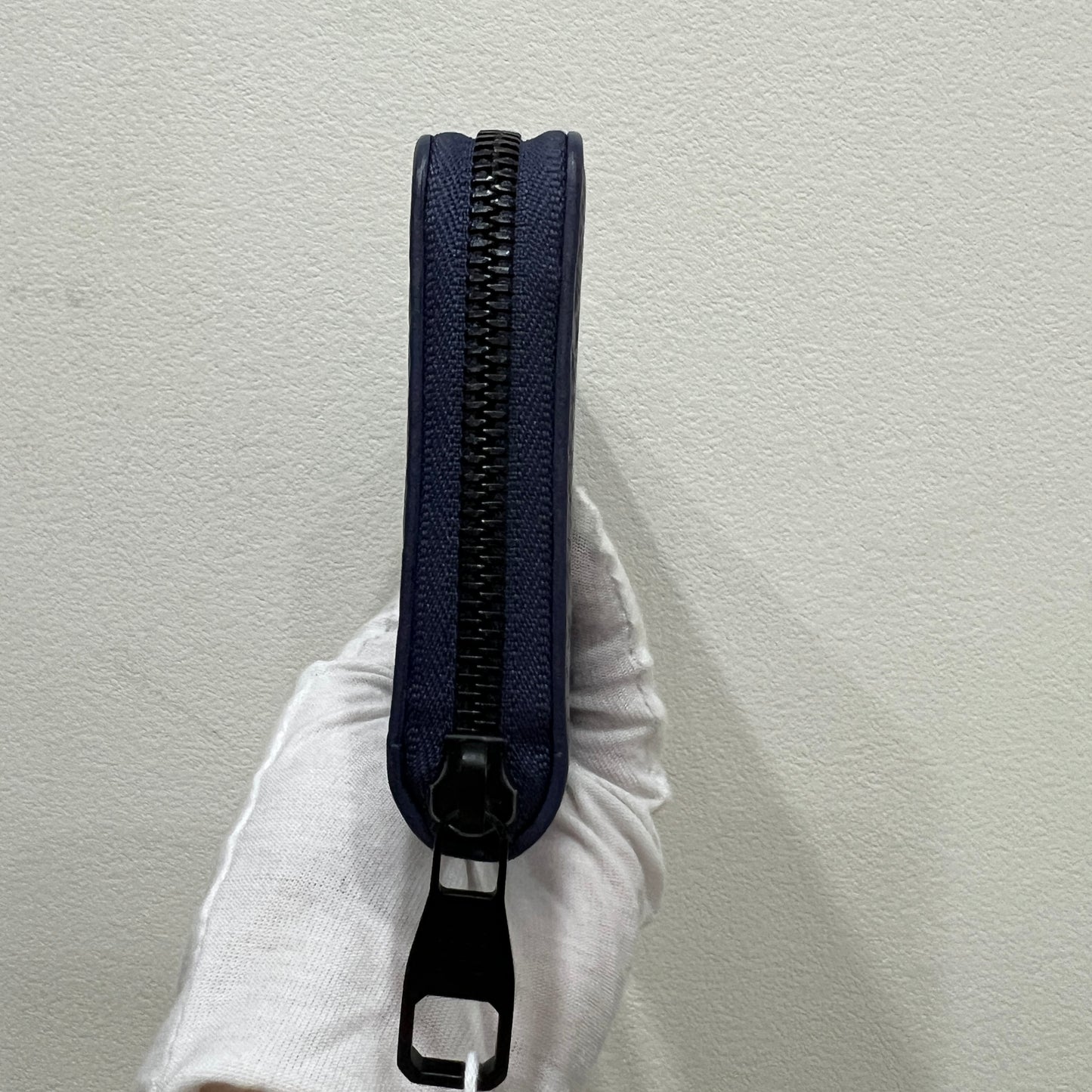 LOUIS VUITTON Zippy Wallet