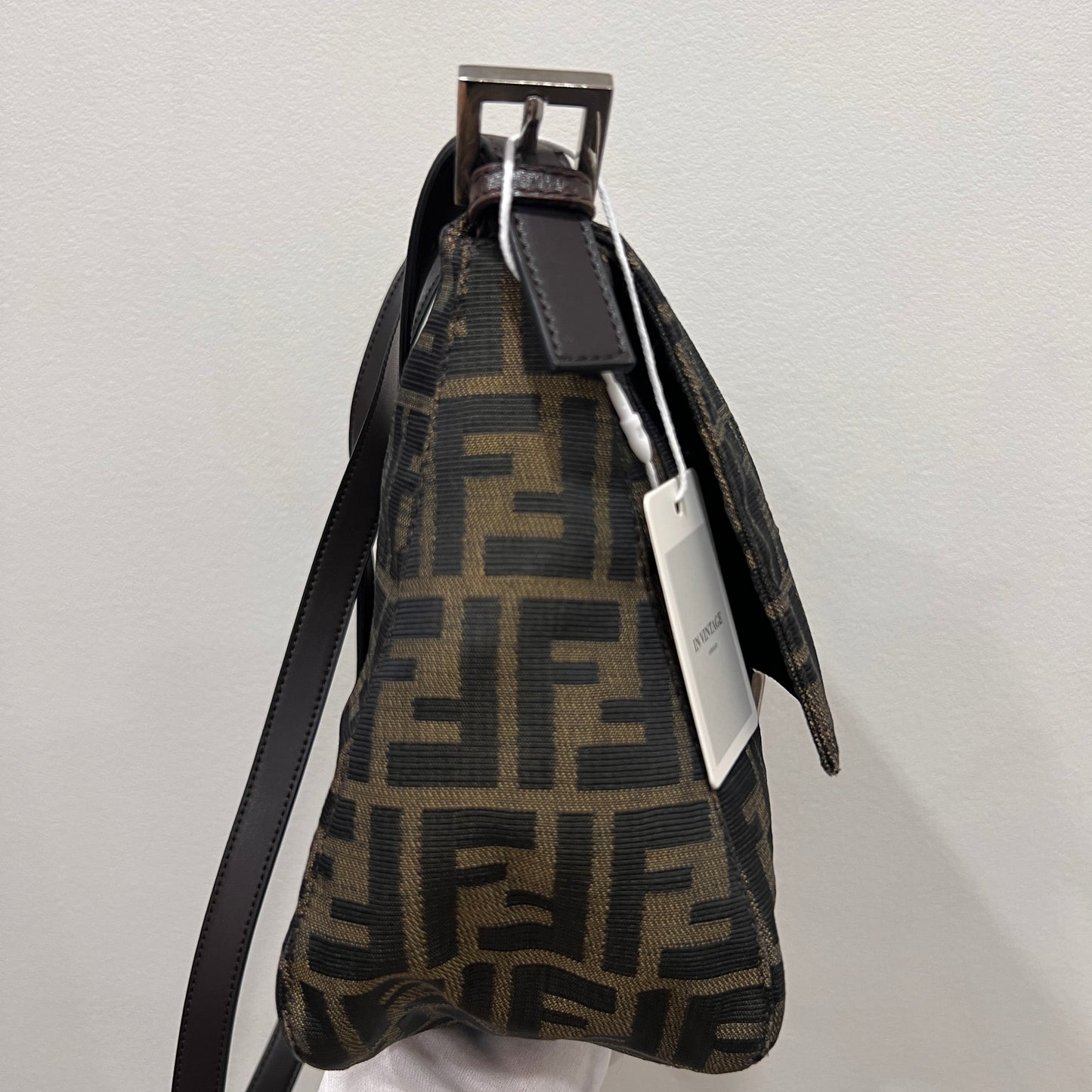 FENDI Mamma Baguette in Long Strap