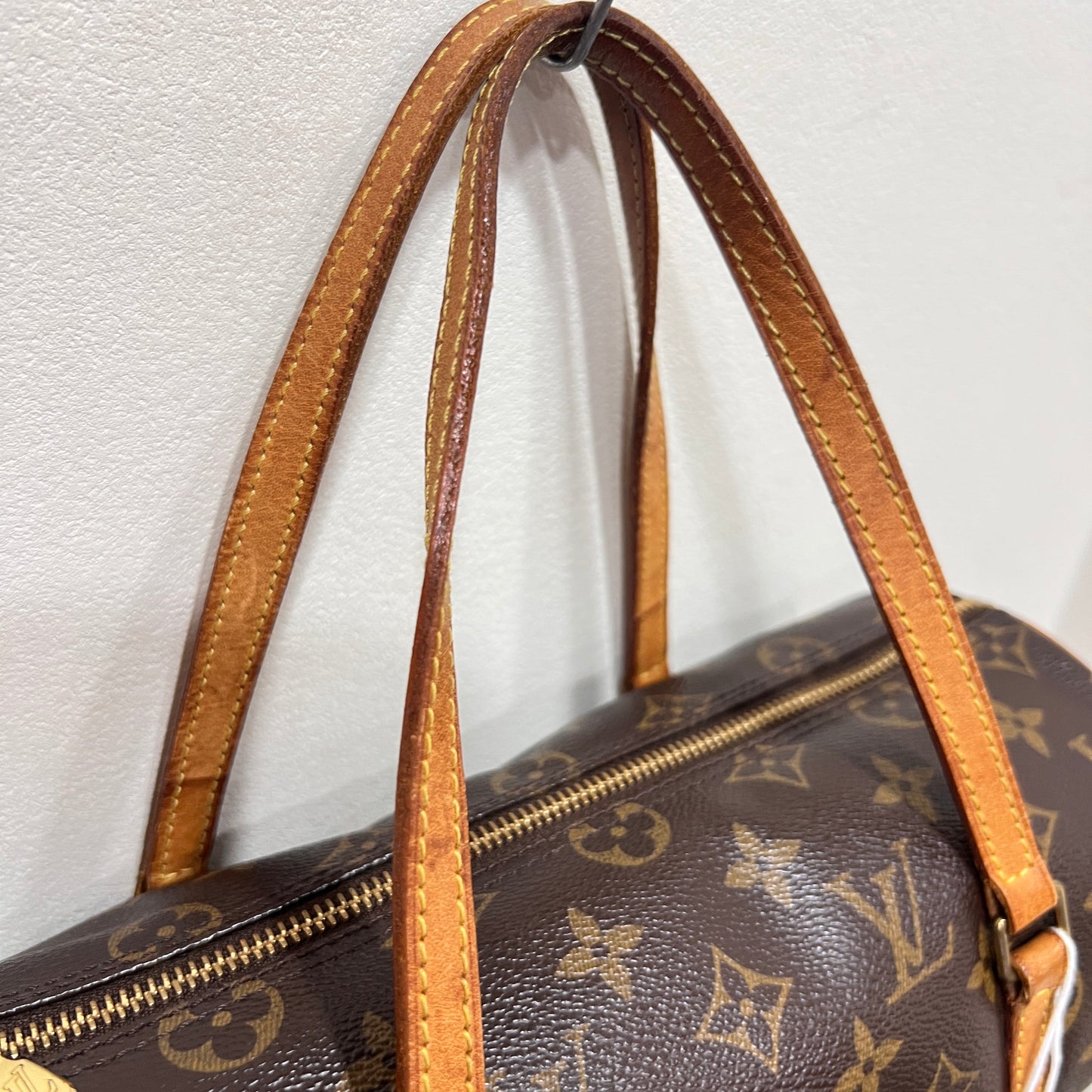 LOUIS VUITTON Papillon 28
