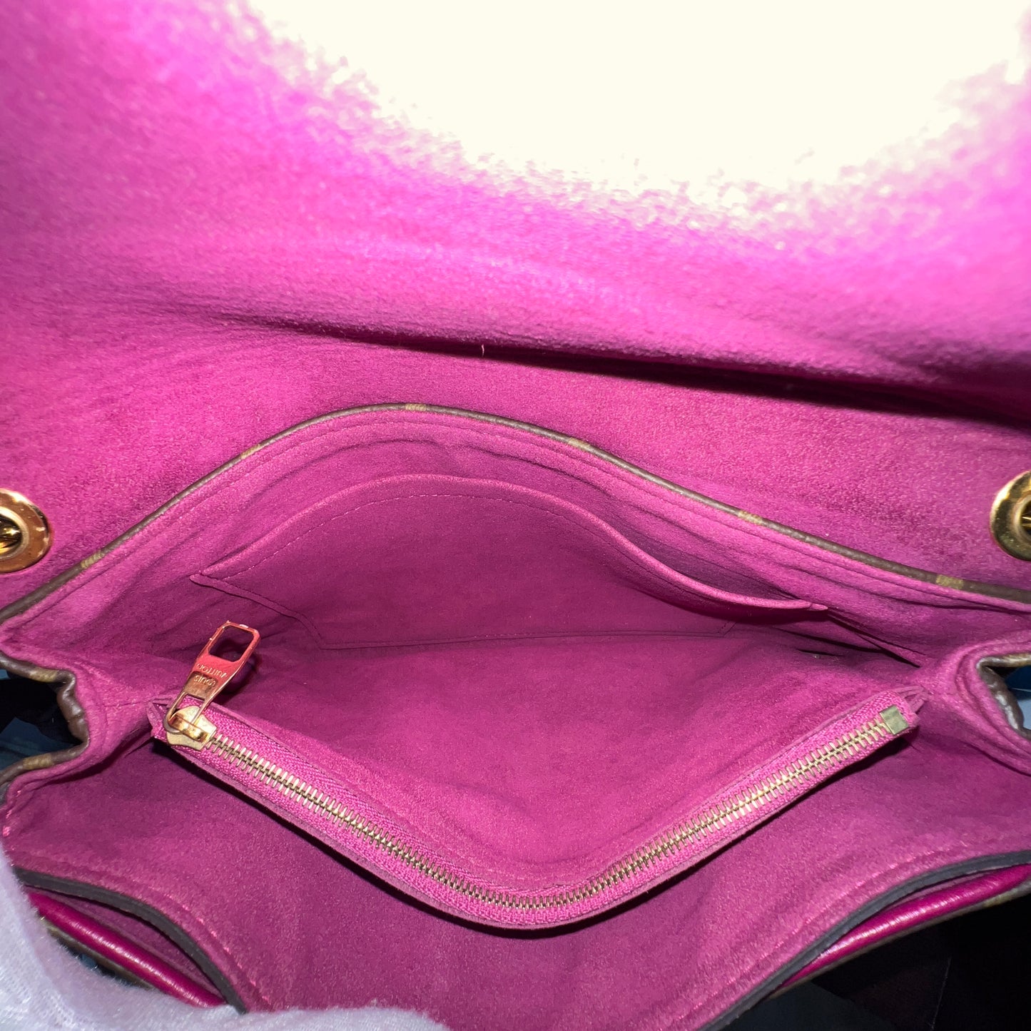 LOUIS VUITTON Pallas Chain Bag
