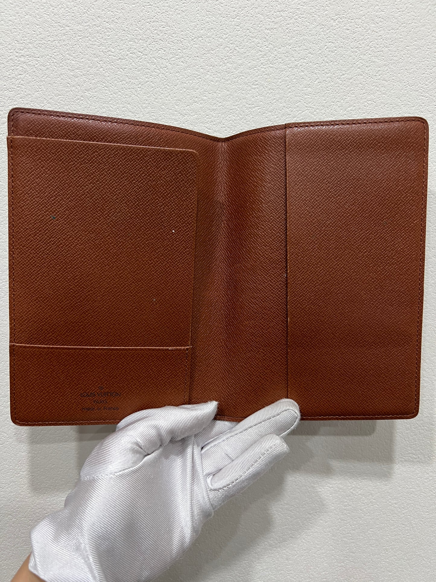 LOUIS VUITTON Passport Case