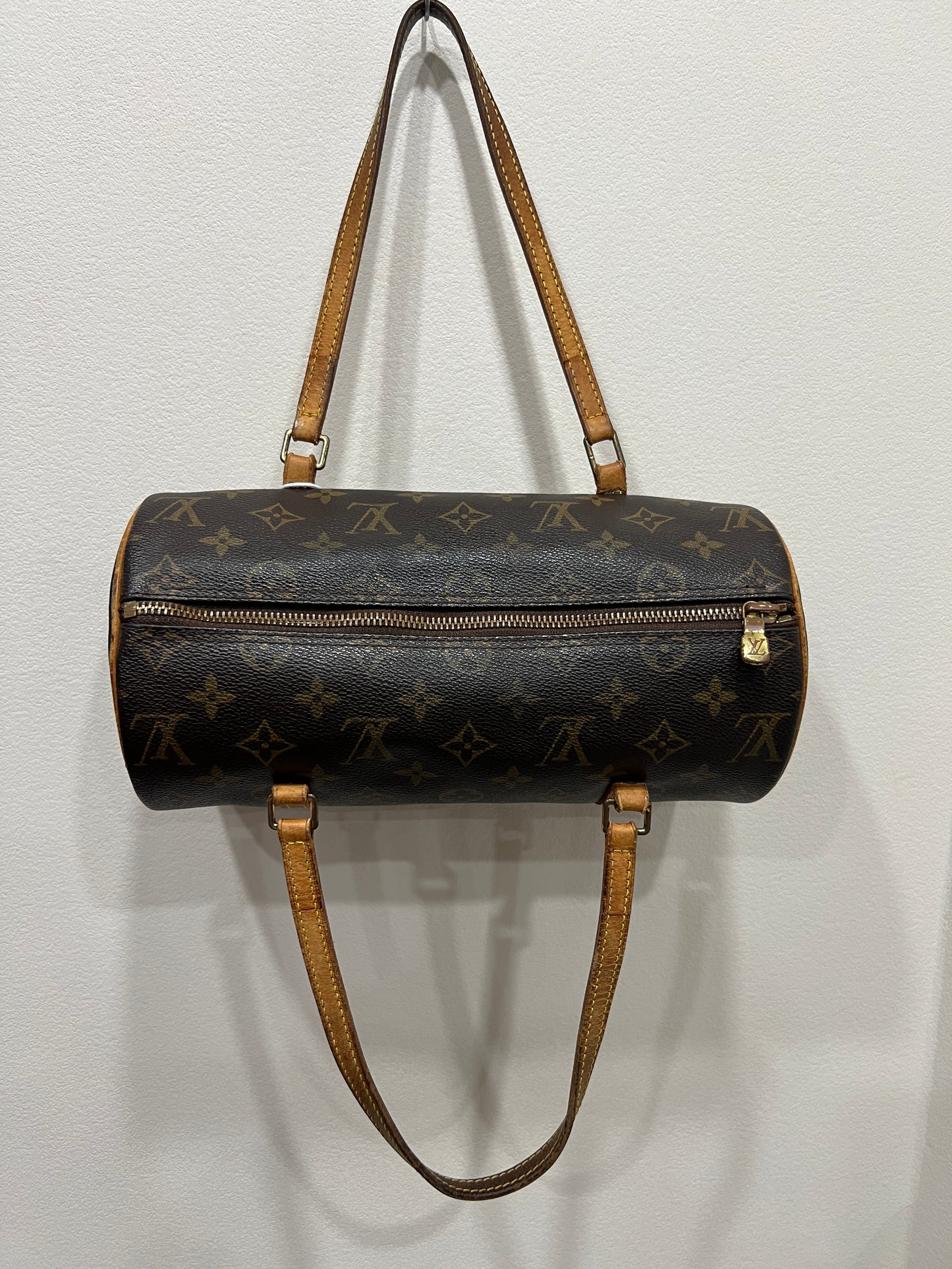 LOUIS VUITTON Papillon 27