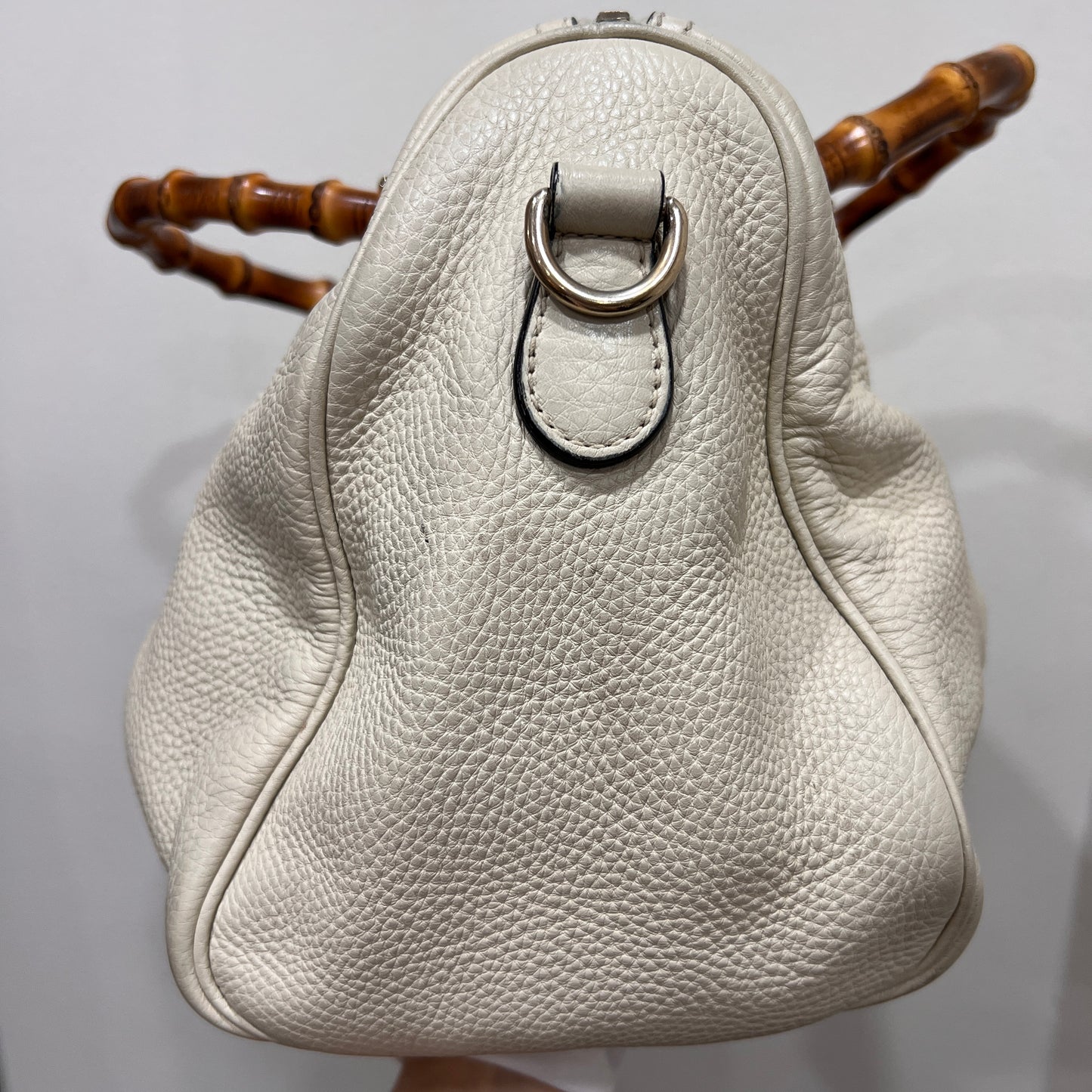GUCCI Gucci Bamboo White Leather Handbag Shoulder Bag (strap not included)