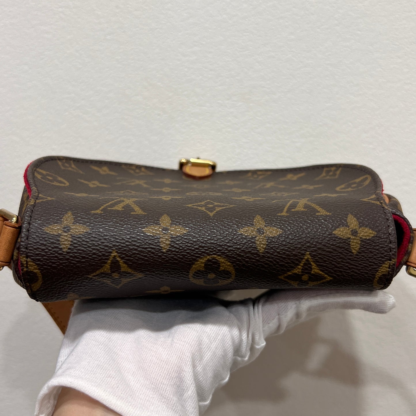 LOUIS VUITTON Tambourine Crossbody