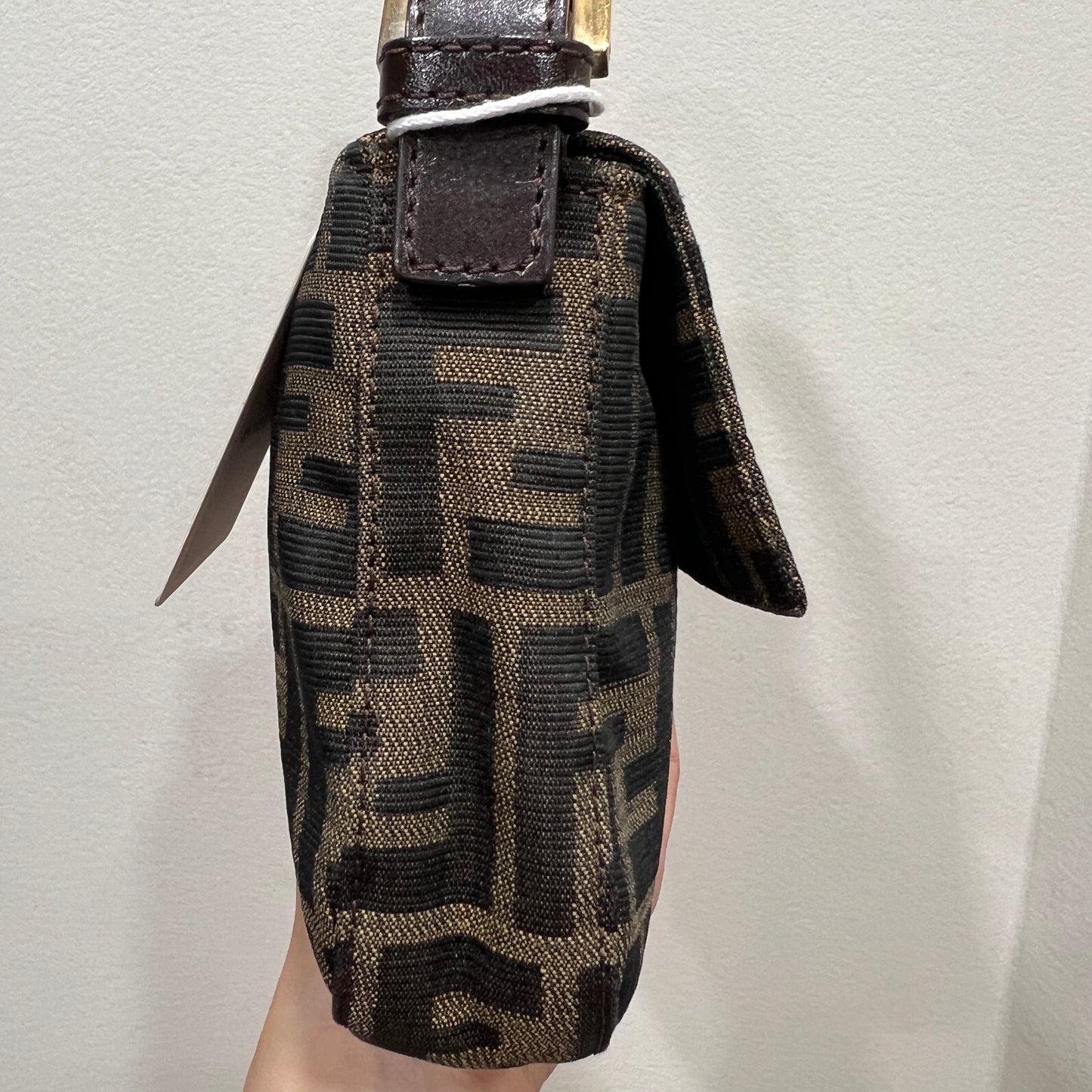 FENDI Baguette Gold
