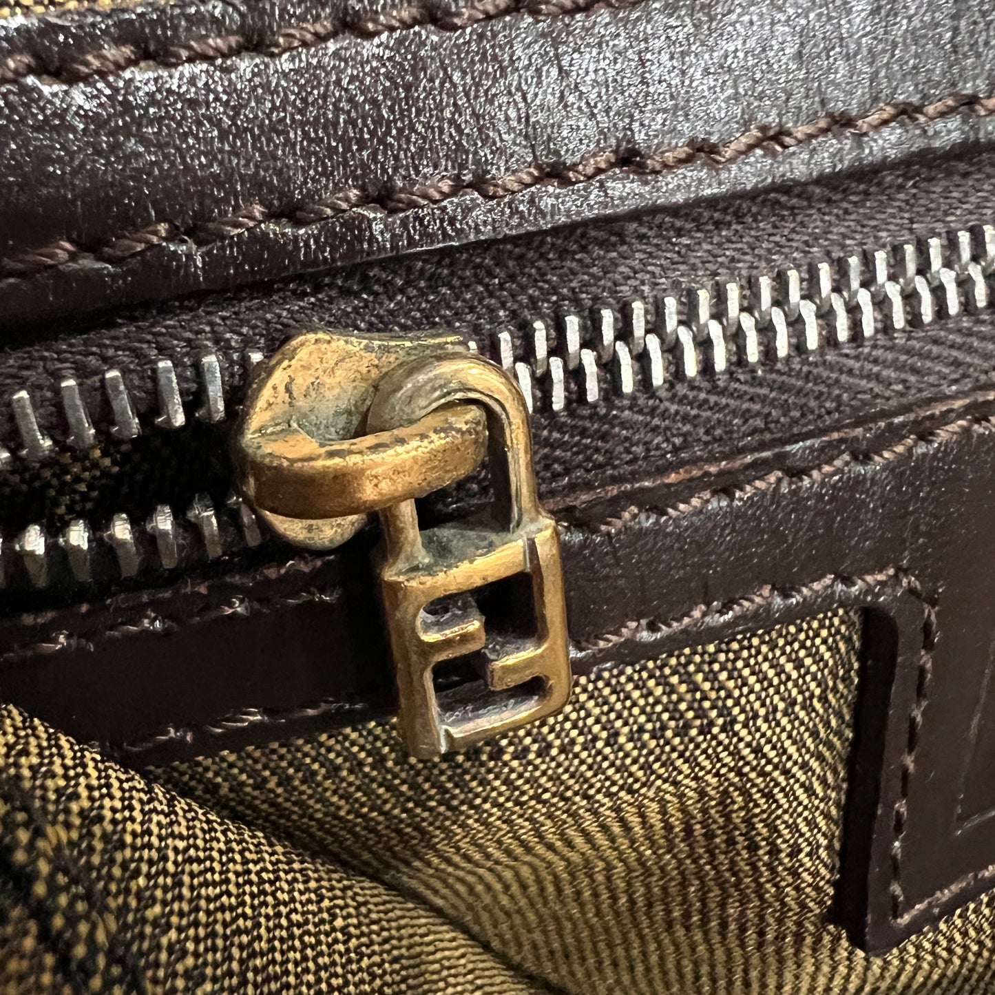 FENDI Baguette Gold